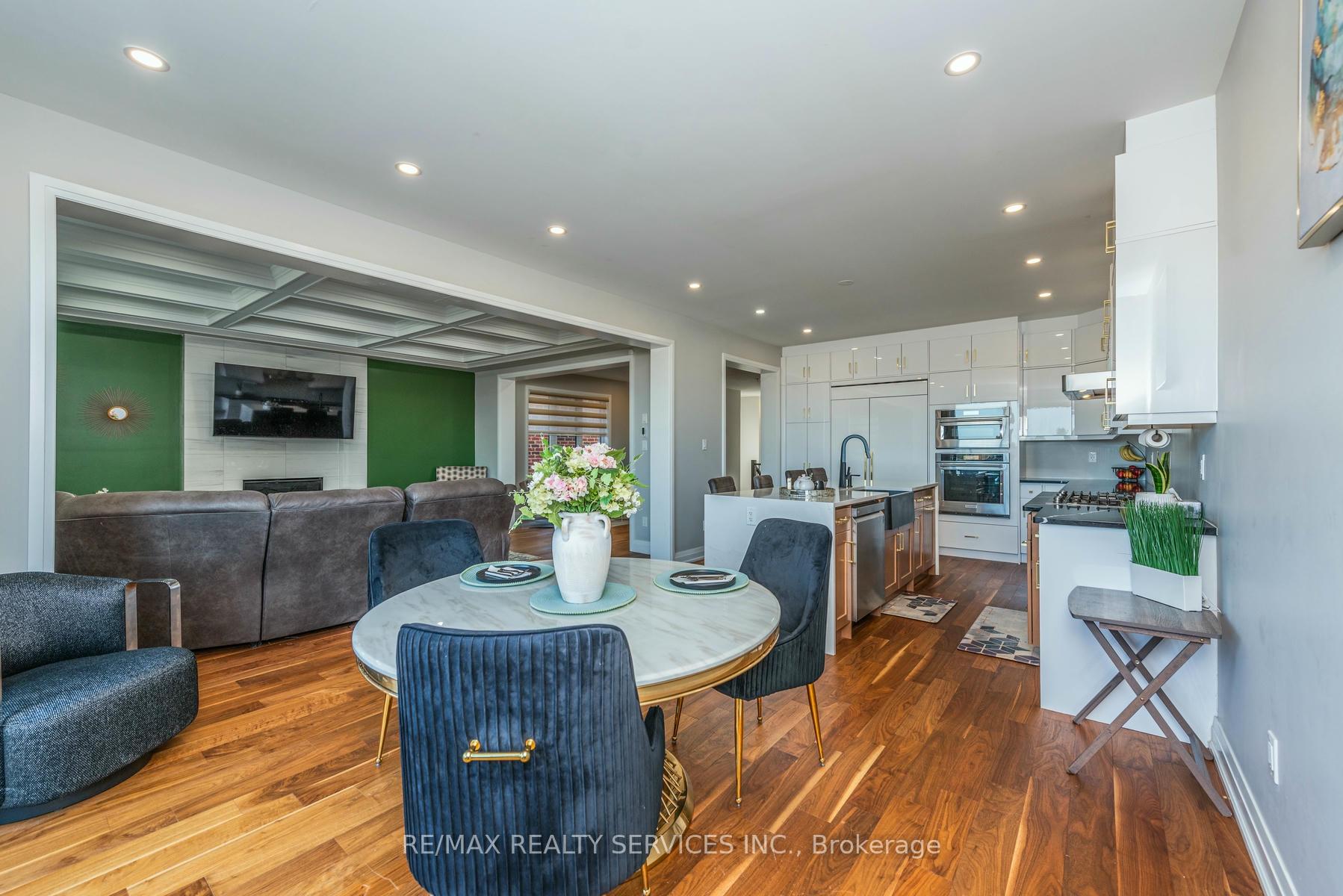 Photo 10 of 183 Histand Trail E, Kitchener — HOMEH