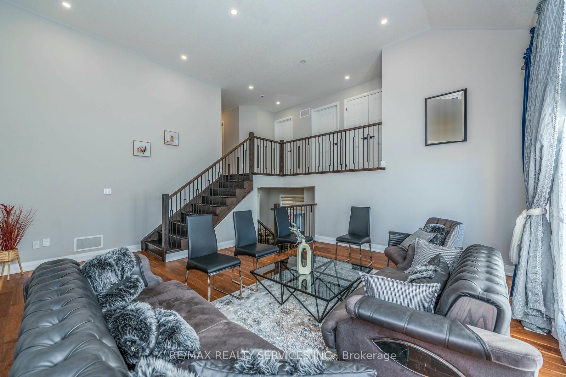 Photo 14 of 183 Histand Trail E, Kitchener — HOMEH