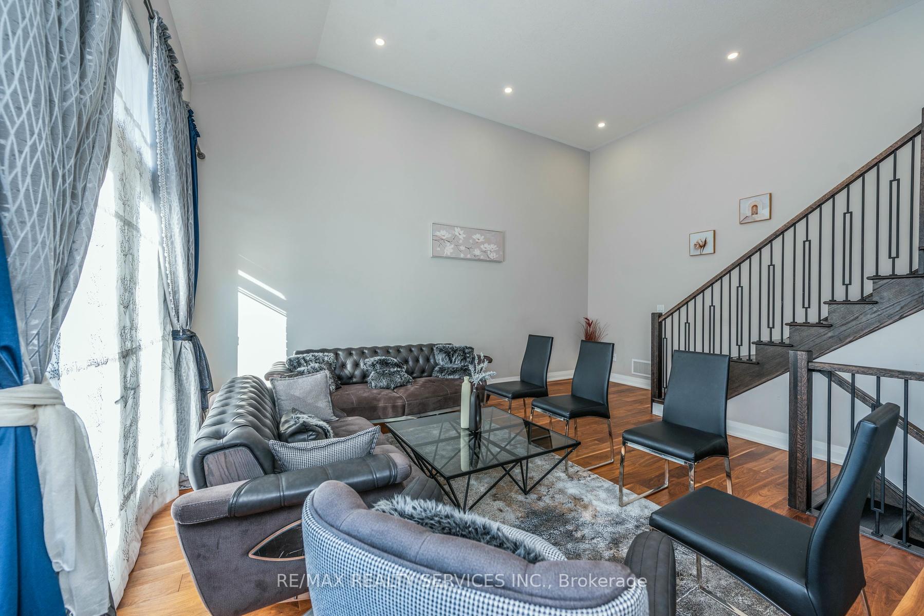Photo 15 of 183 Histand Trail E, Kitchener — HOMEH