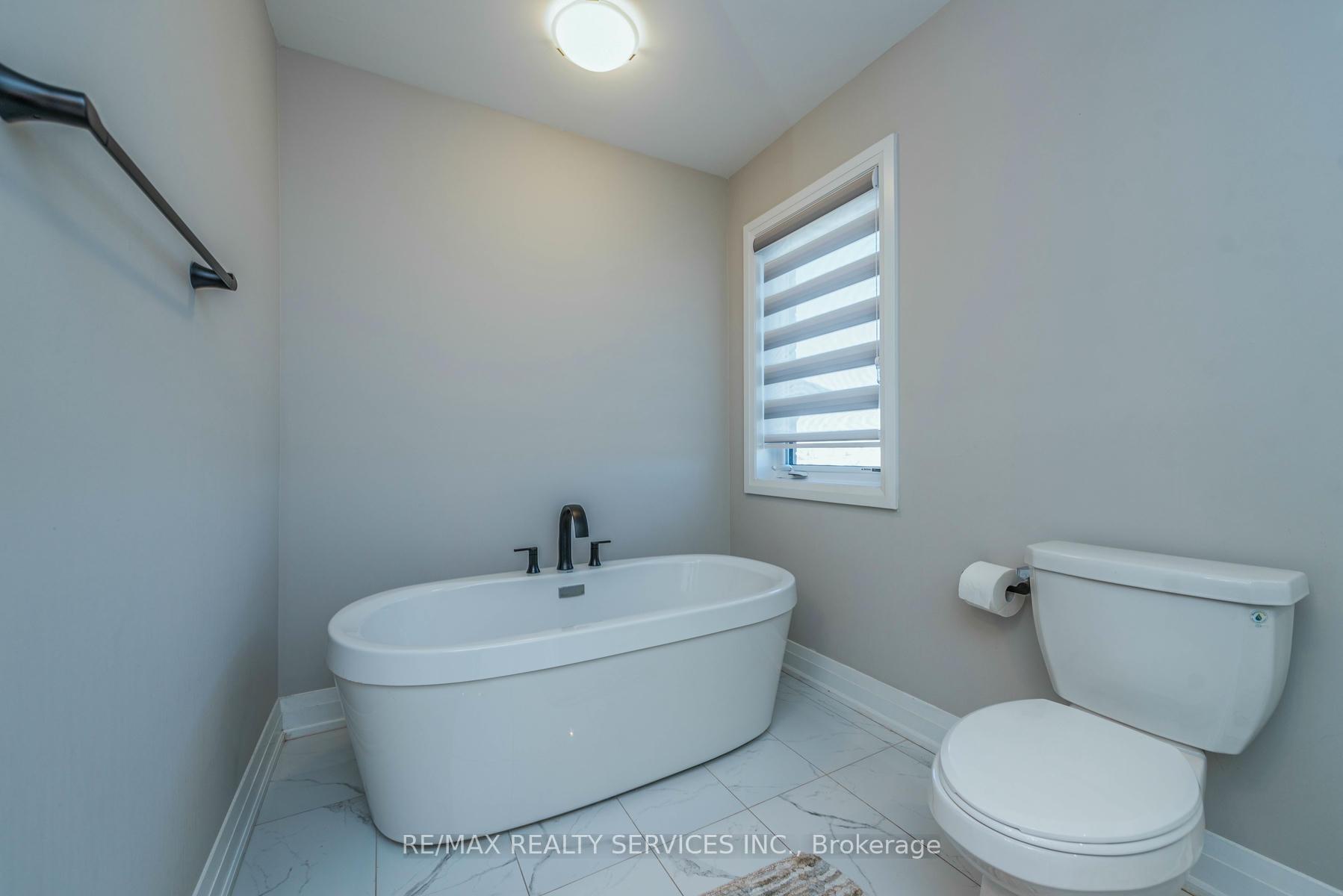 Photo 17 of 183 Histand Trail E, Kitchener — HOMEH