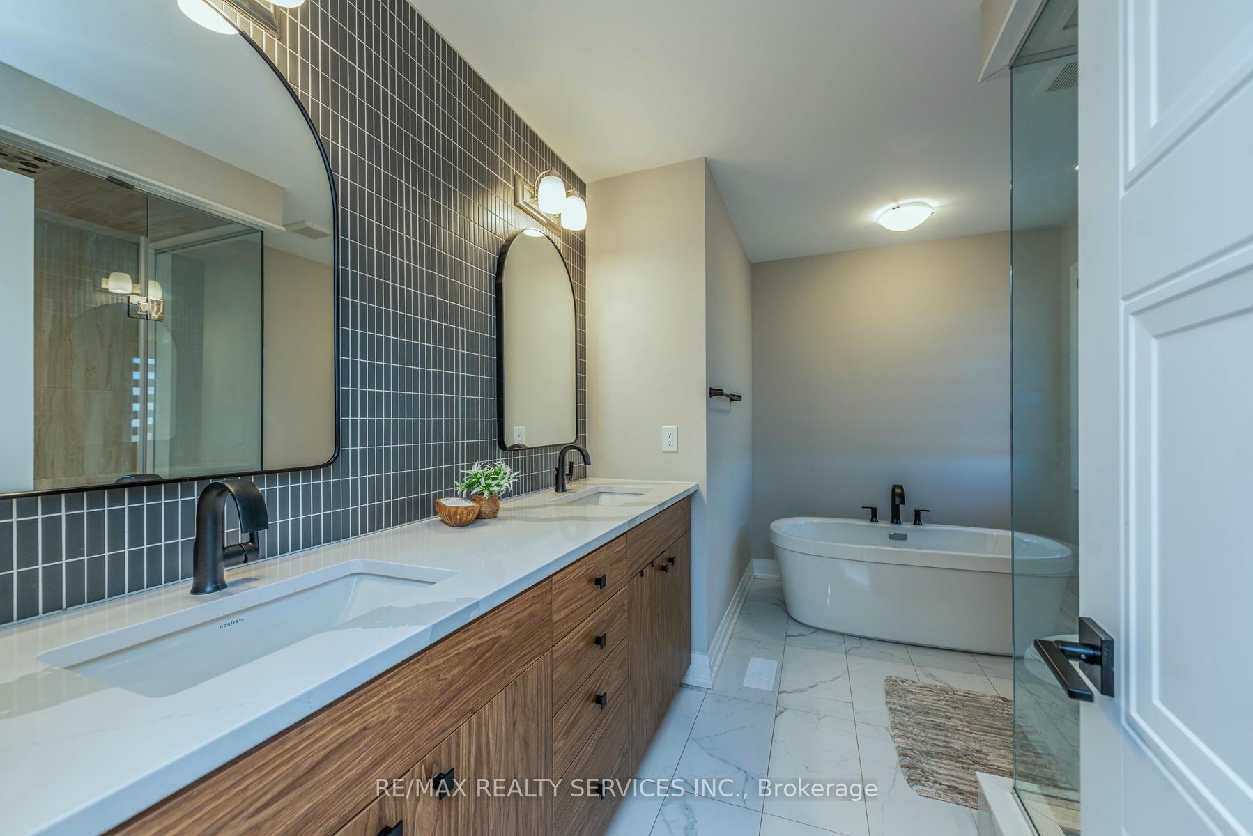 Photo 23 of 183 Histand Trail E, Kitchener — HOMEH