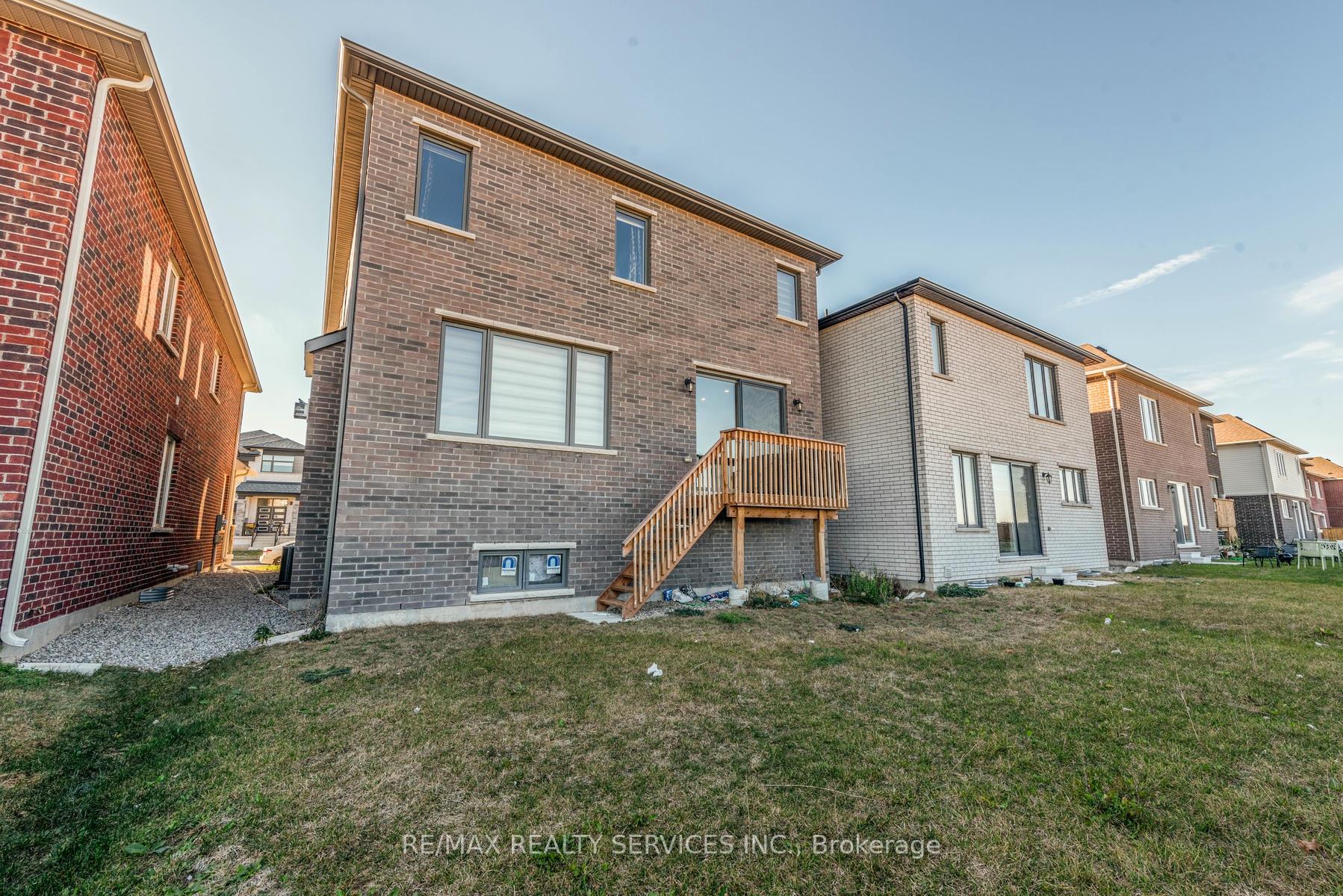 Photo 33 of 183 Histand Trail E, Kitchener — HOMEH
