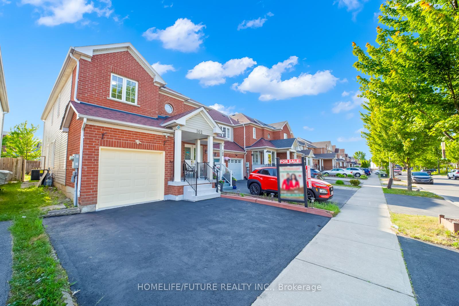 Photo 4 of 102 Billingsley Crescent, Markham, Cedarwood — HOMEH