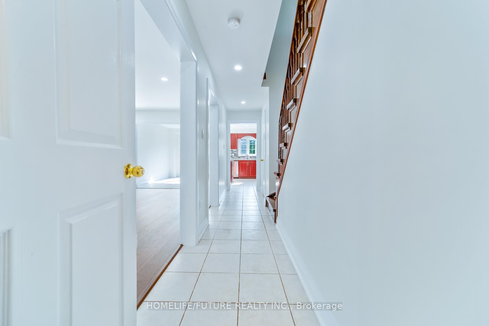 Photo 11 of 102 Billingsley Crescent, Markham, Cedarwood — HOMEH