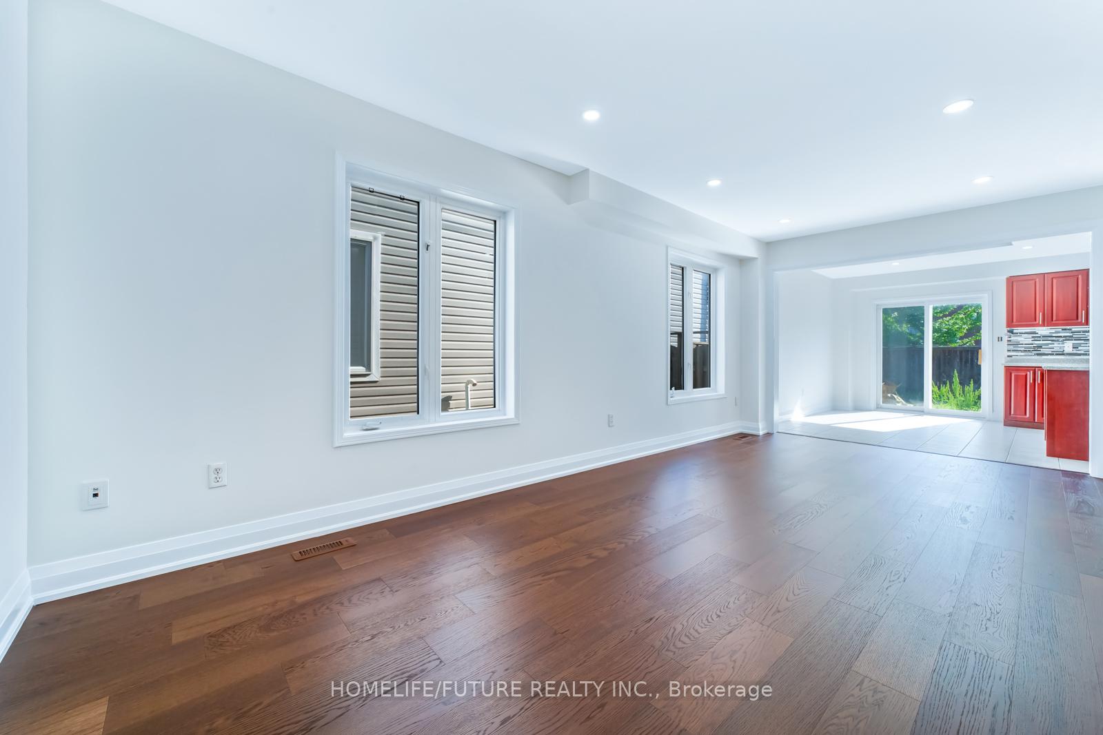 Photo 12 of 102 Billingsley Crescent, Markham, Cedarwood — HOMEH