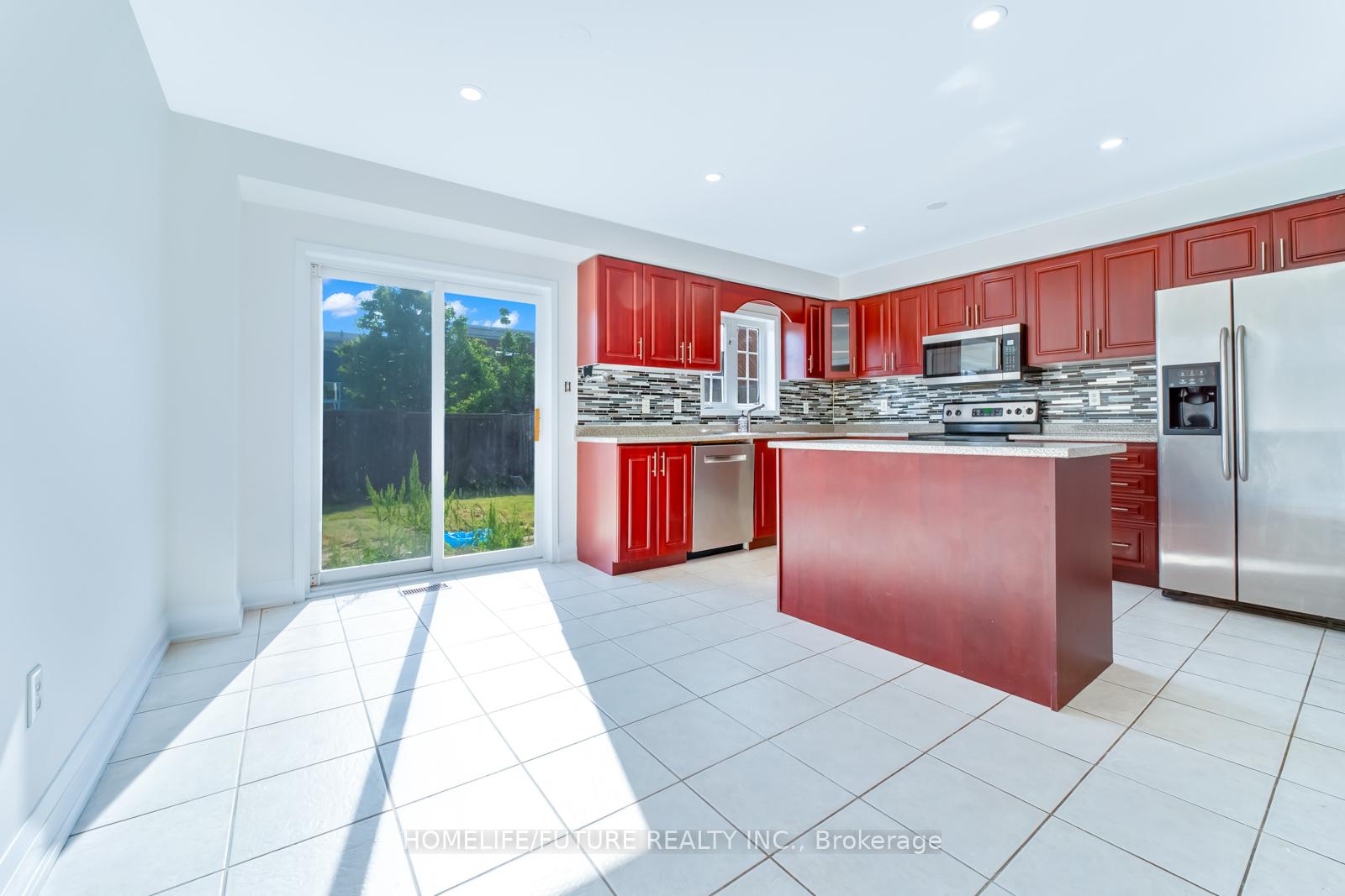 Photo 15 of 102 Billingsley Crescent, Markham, Cedarwood — HOMEH