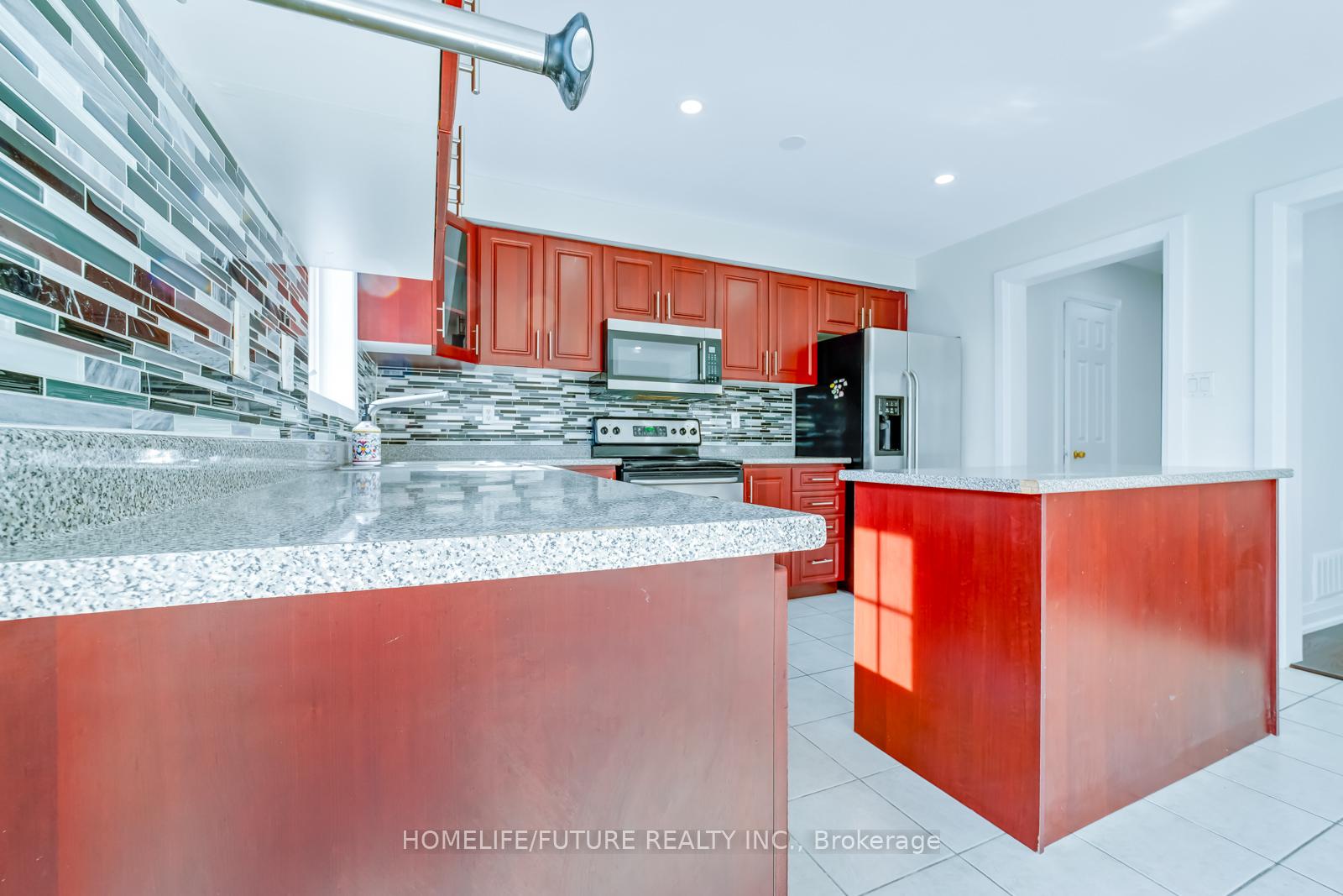 Photo 18 of 102 Billingsley Crescent, Markham, Cedarwood — HOMEH