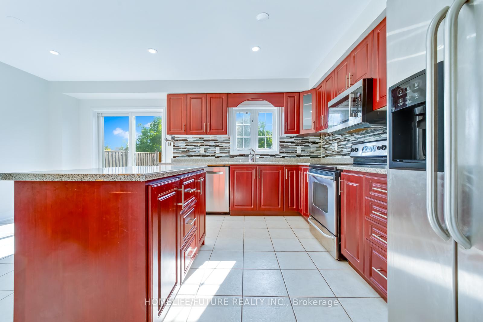Photo 19 of 102 Billingsley Crescent, Markham, Cedarwood — HOMEH