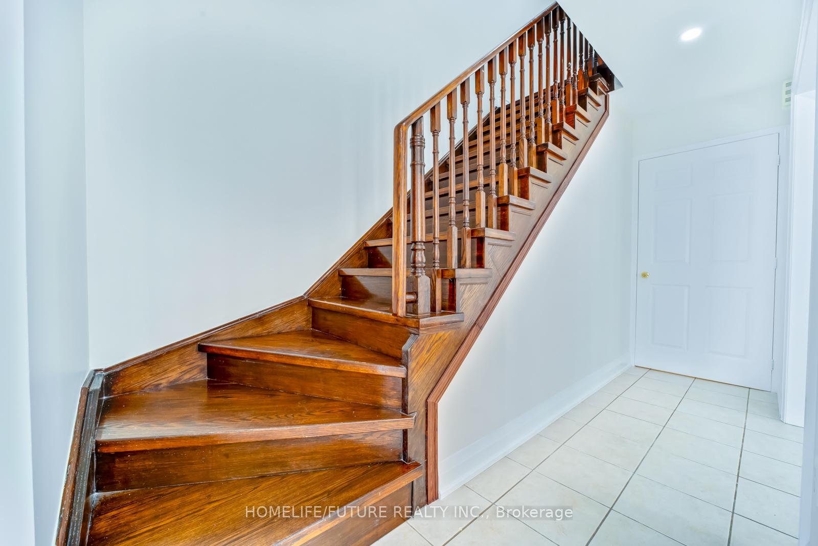 Photo 22 of 102 Billingsley Crescent, Markham, Cedarwood — HOMEH