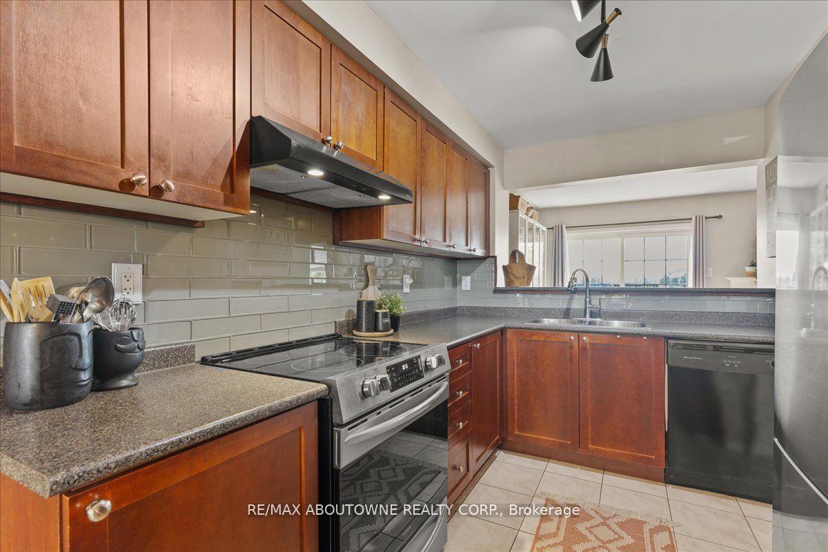 Photo 11 of 769 Shortreed Crescent, Milton, Coates — HOMEH