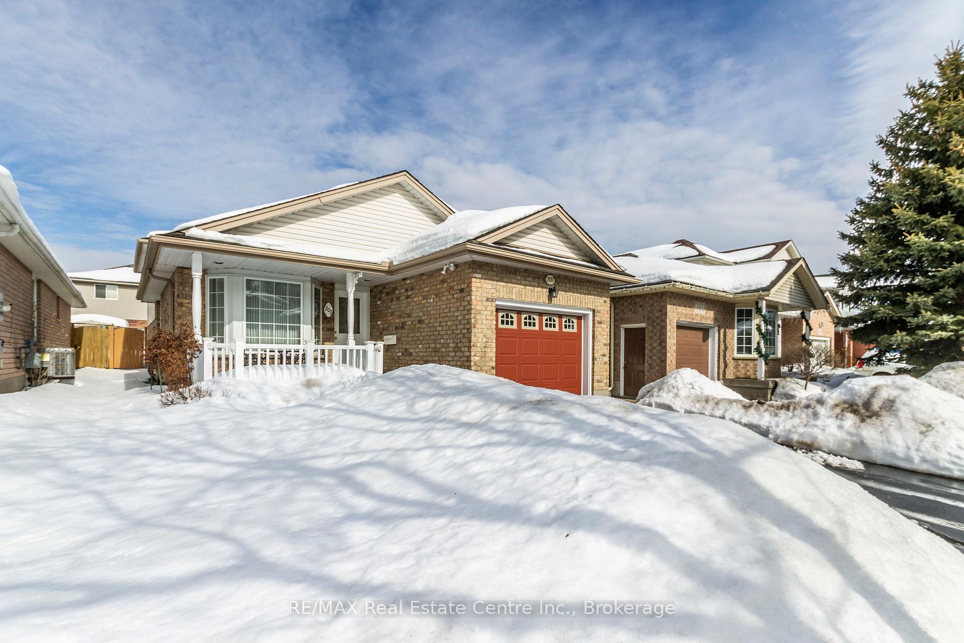 Photo 2 of 207 Bush Clover Crescent, Kitchener — HOMEH