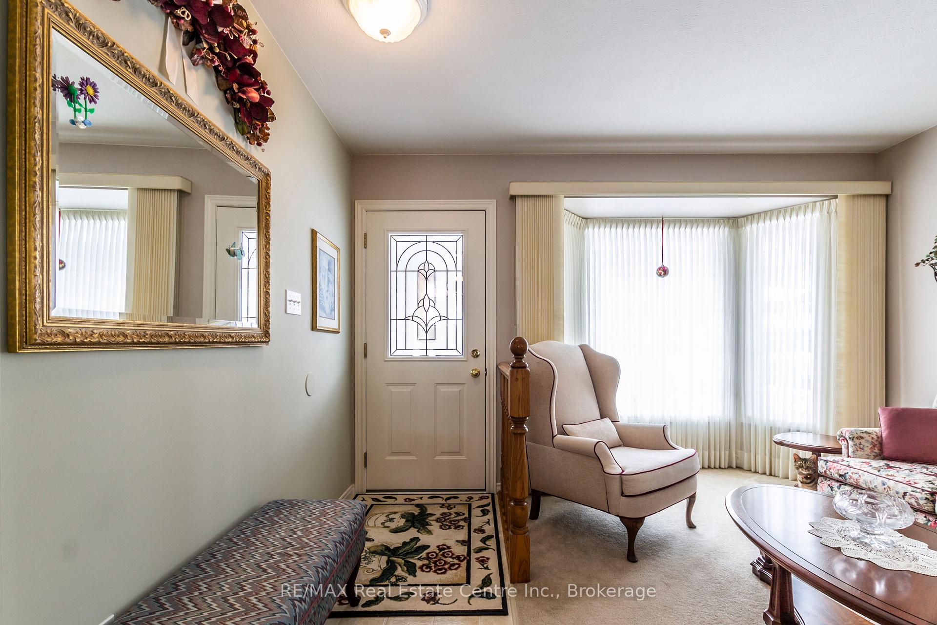 Photo 4 of 207 Bush Clover Crescent, Kitchener — HOMEH