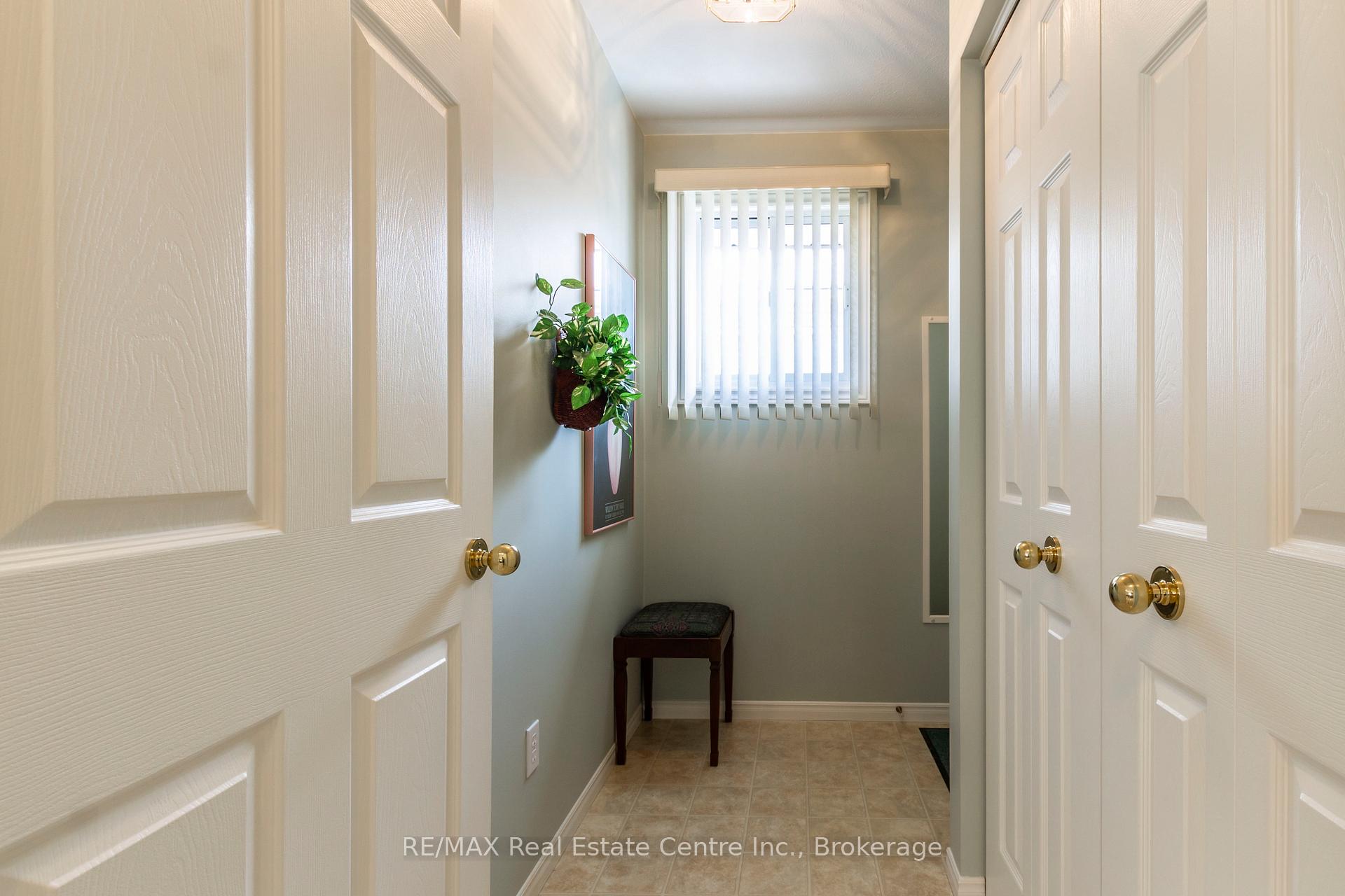 Photo 5 of 207 Bush Clover Crescent, Kitchener — HOMEH