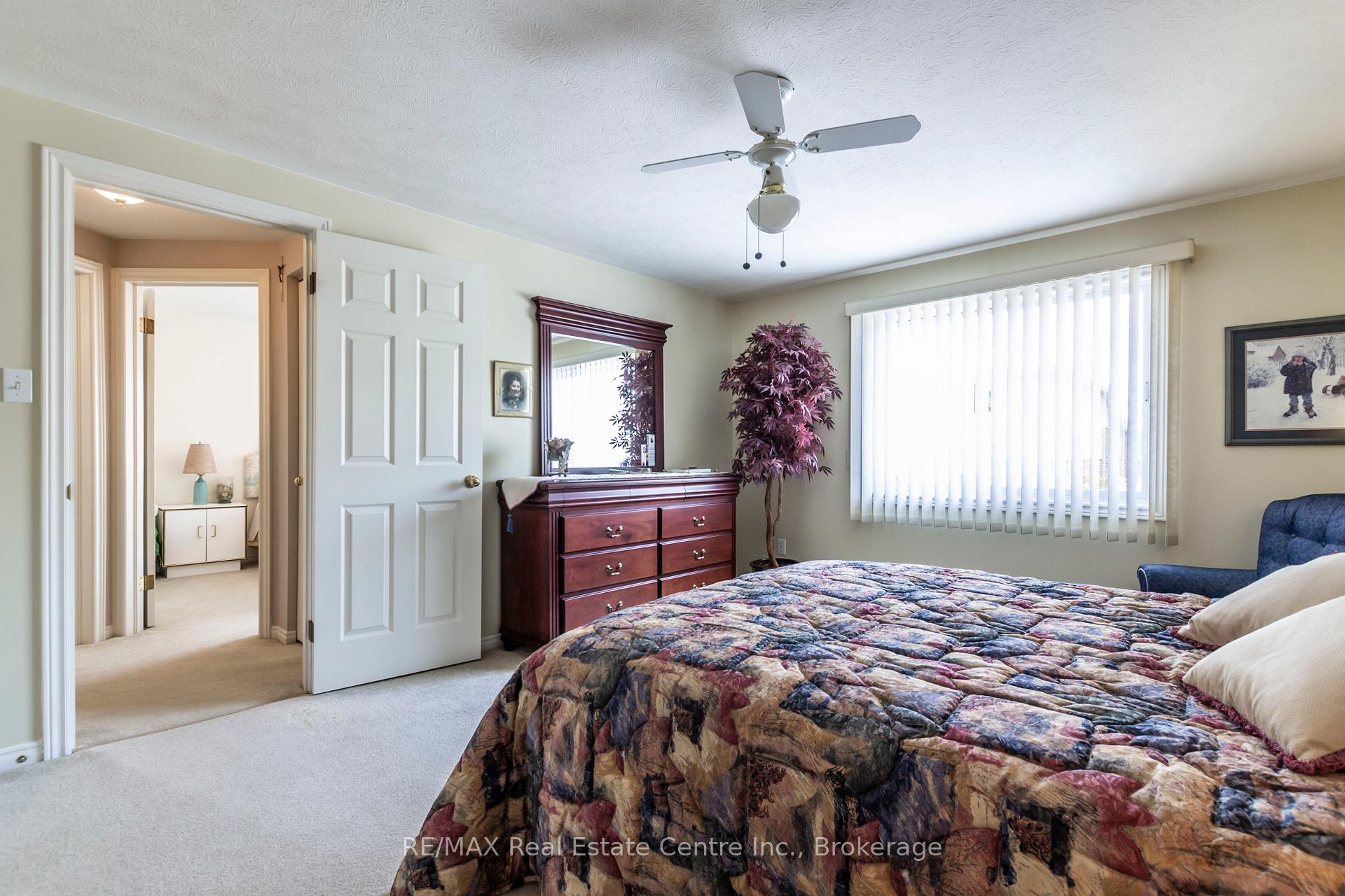 Photo 23 of 207 Bush Clover Crescent, Kitchener — HOMEH