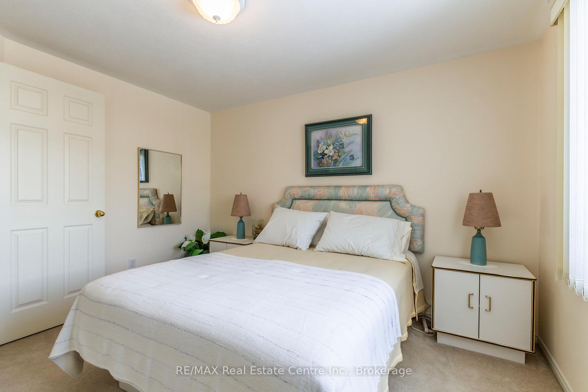 Photo 24 of 207 Bush Clover Crescent, Kitchener — HOMEH