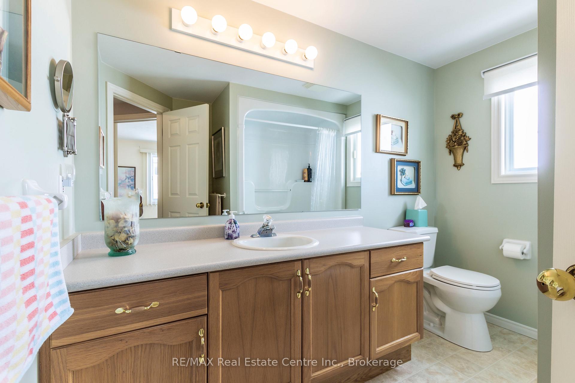 Photo 27 of 207 Bush Clover Crescent, Kitchener — HOMEH