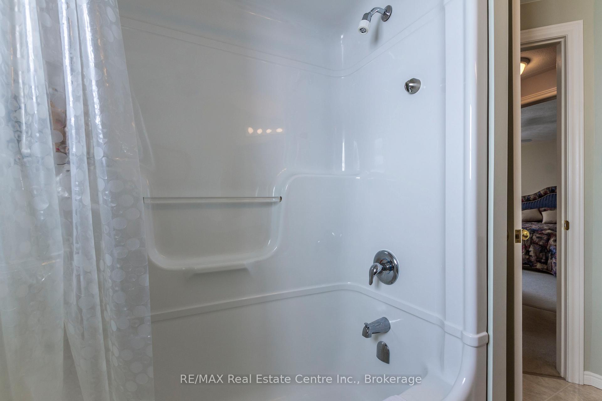 Photo 28 of 207 Bush Clover Crescent, Kitchener — HOMEH