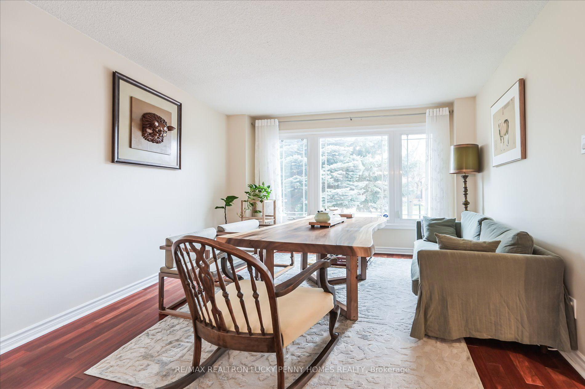 Photo 3 of 17 Buttonfield Road, Markham, Buttonville — HOMEH
