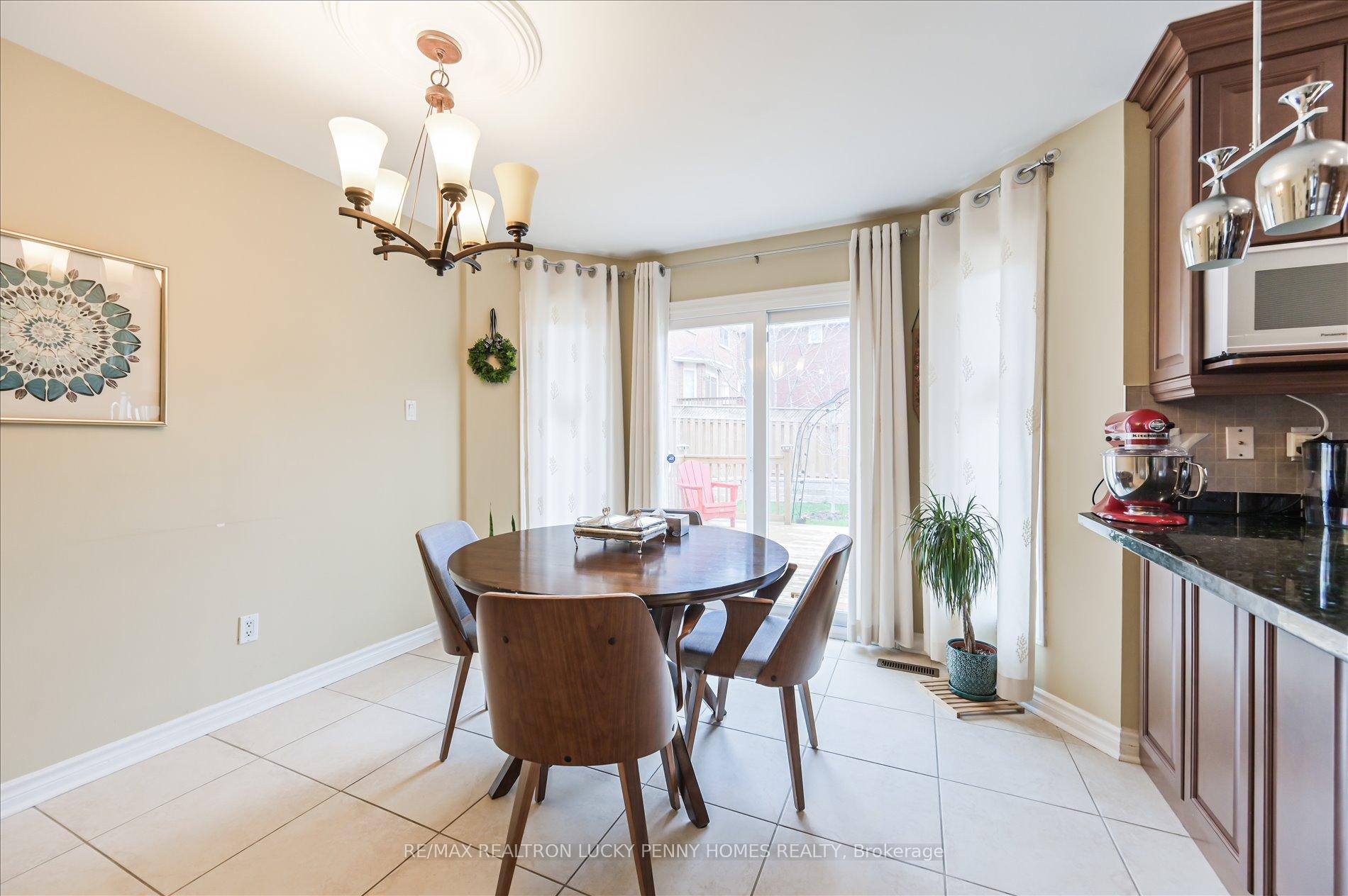 Photo 6 of 17 Buttonfield Road, Markham, Buttonville — HOMEH