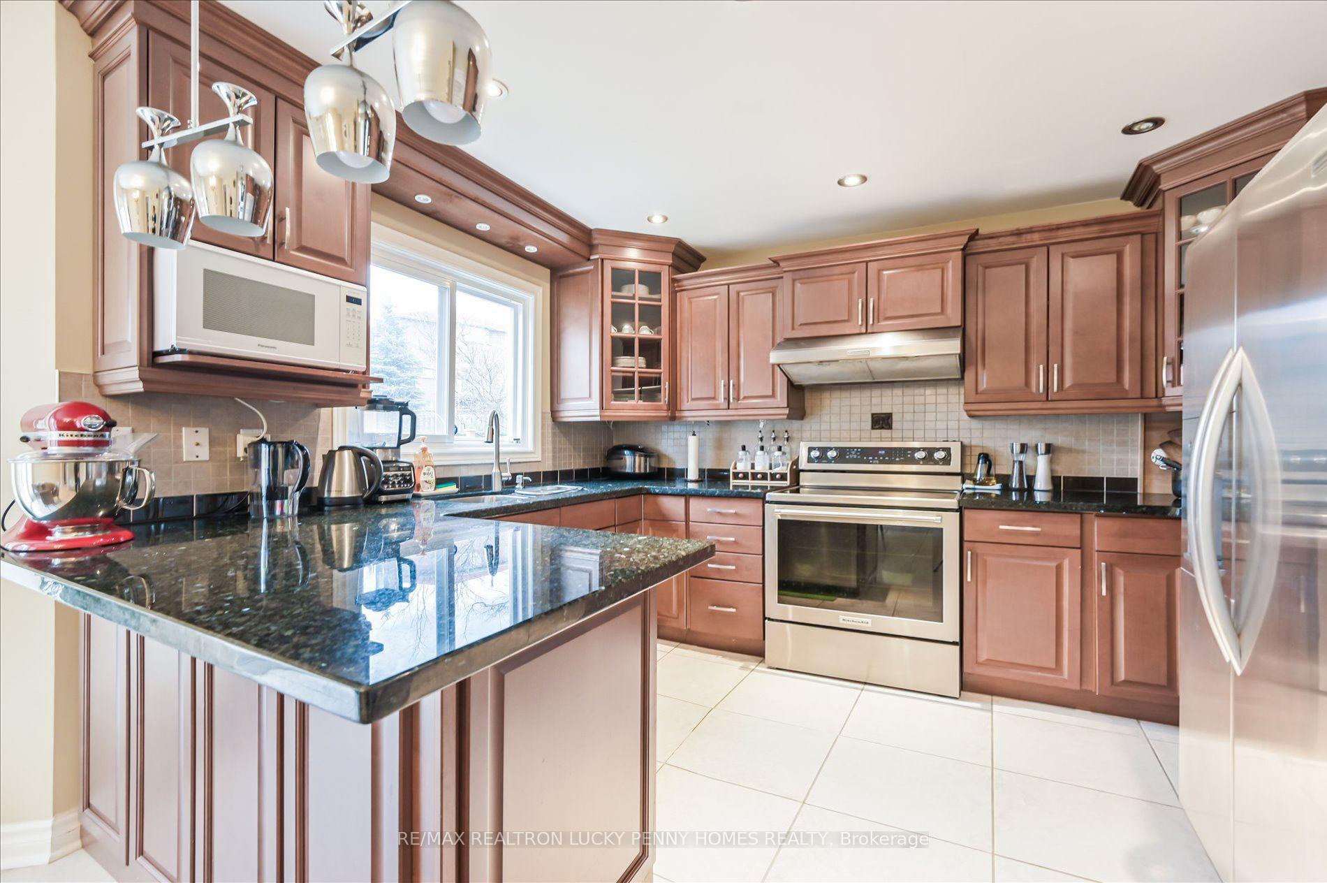 Photo 7 of 17 Buttonfield Road, Markham, Buttonville — HOMEH