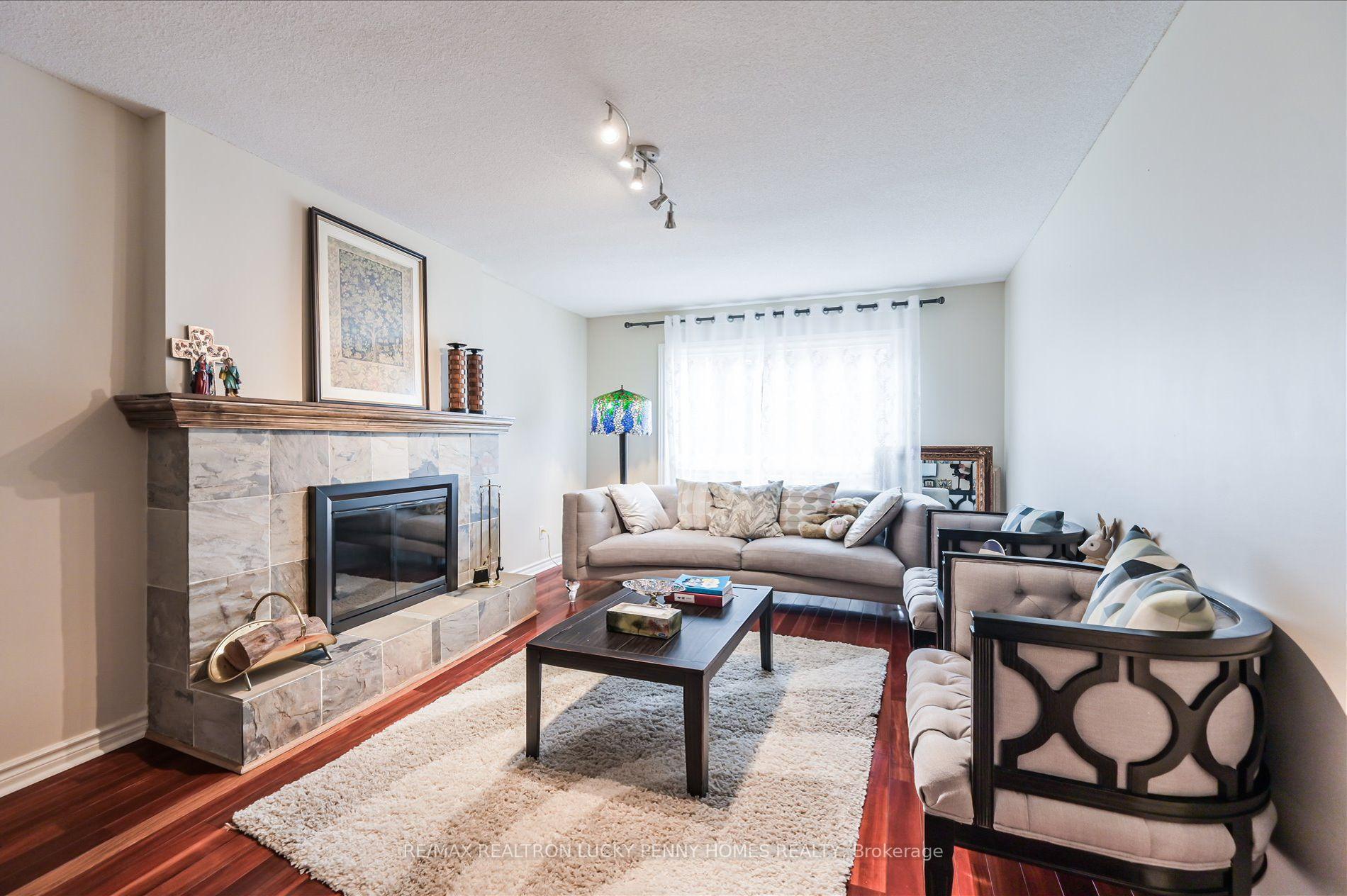 Photo 9 of 17 Buttonfield Road, Markham, Buttonville — HOMEH