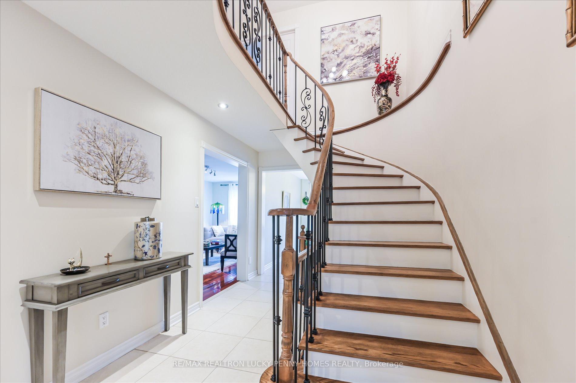 Photo 12 of 17 Buttonfield Road, Markham, Buttonville — HOMEH