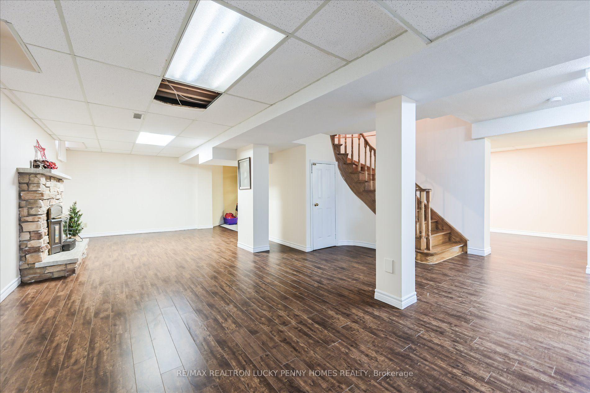 Photo 25 of 17 Buttonfield Road, Markham, Buttonville — HOMEH