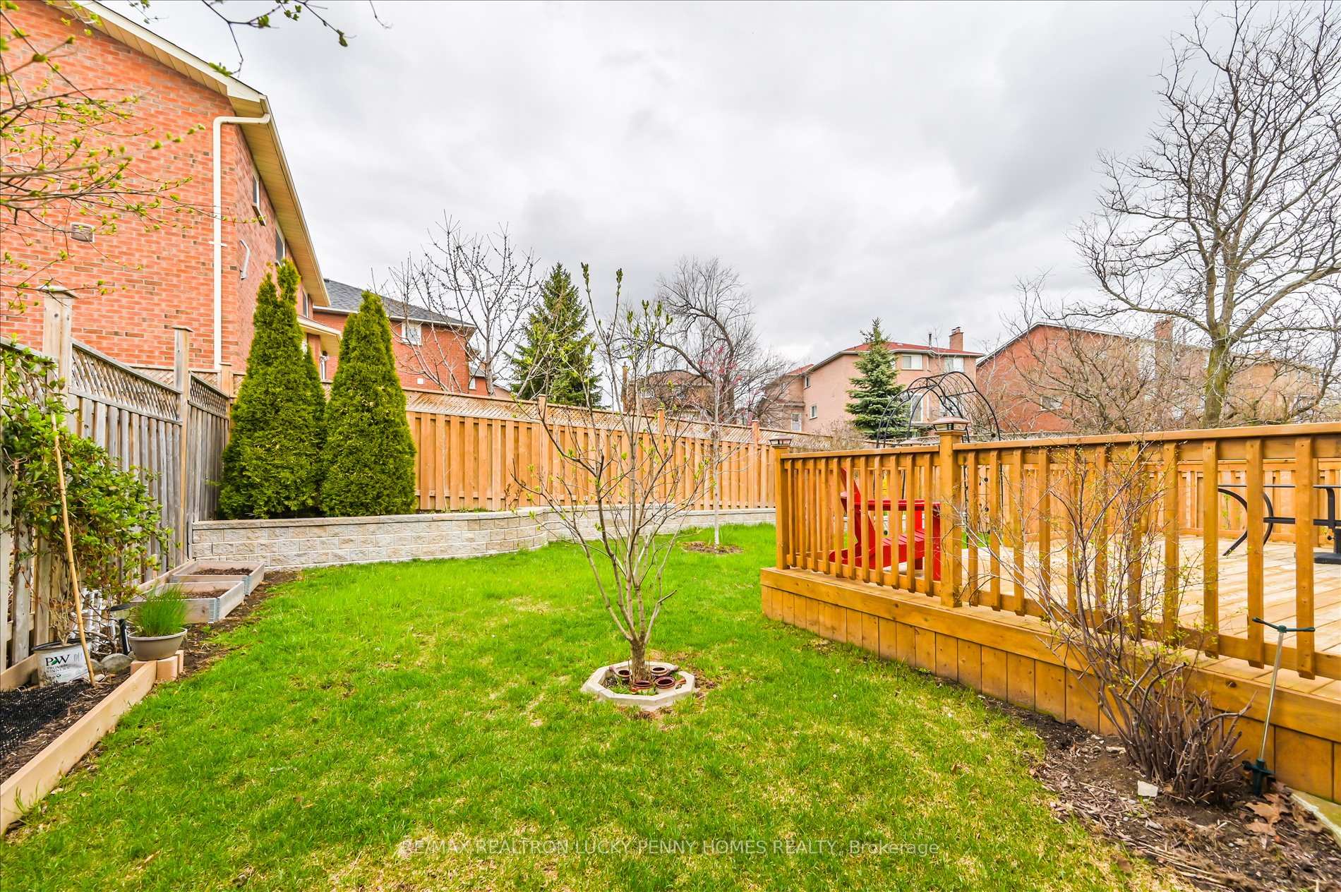 Photo 28 of 17 Buttonfield Road, Markham, Buttonville — HOMEH