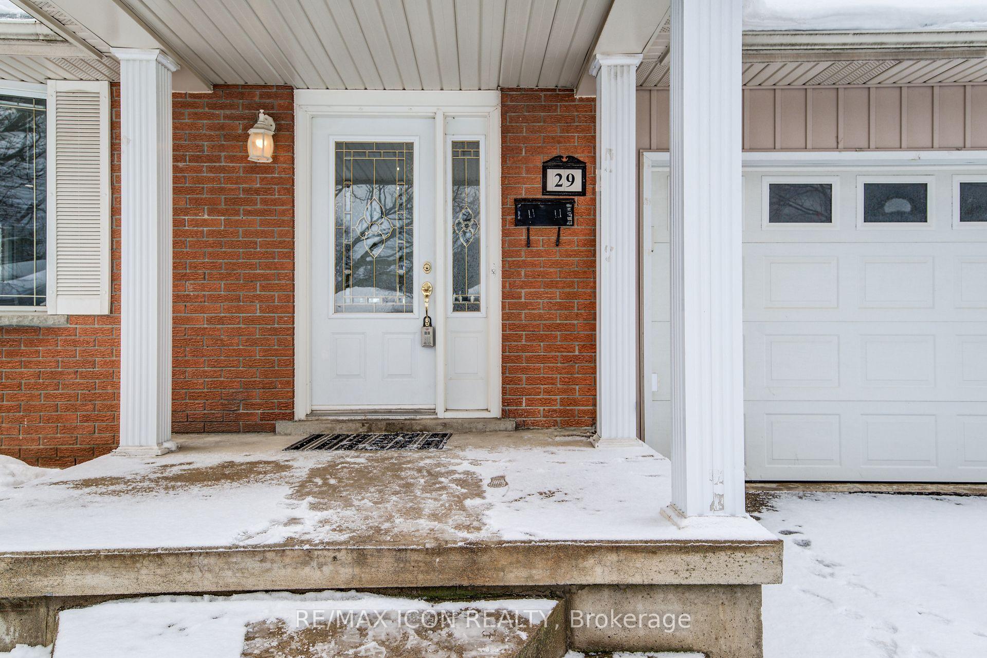 Photo 4 of 29 Rossford Crescent, Kitchener — HOMEH