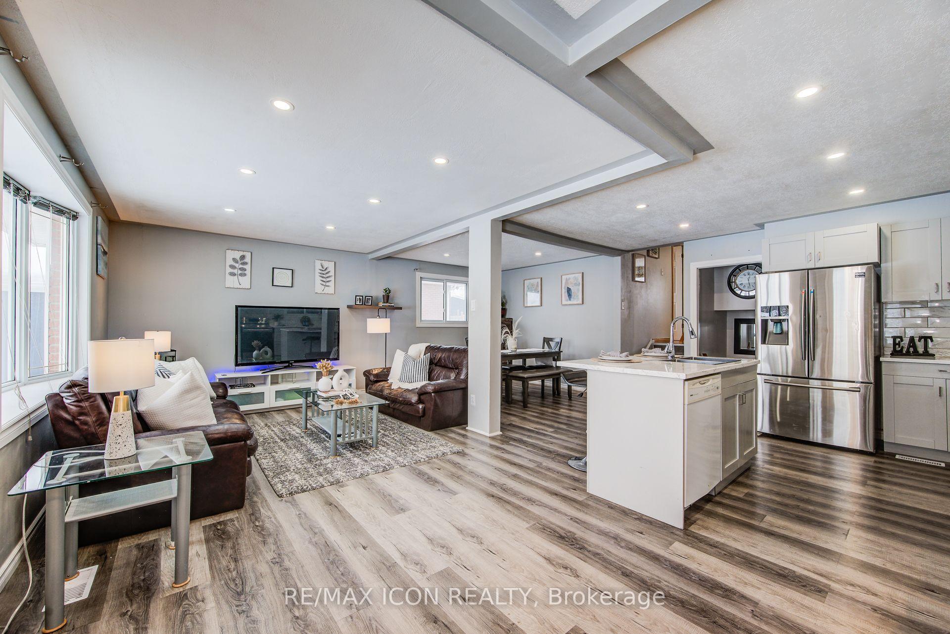 Photo 6 of 29 Rossford Crescent, Kitchener — HOMEH