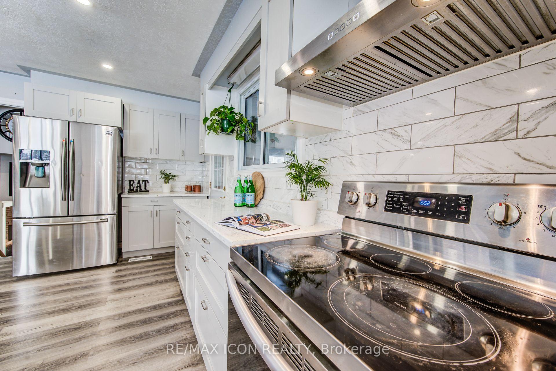 Photo 9 of 29 Rossford Crescent, Kitchener — HOMEH