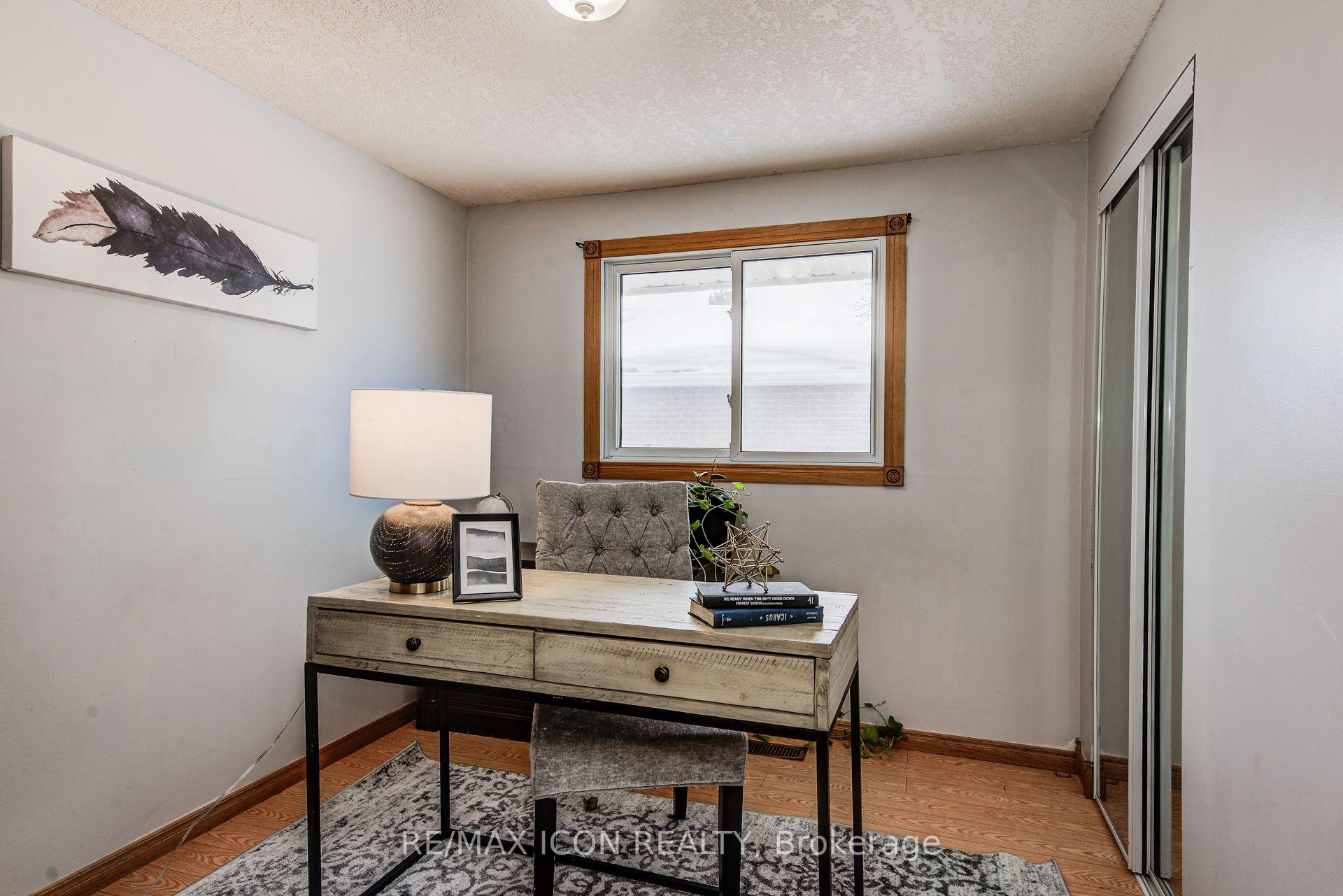Photo 17 of 29 Rossford Crescent, Kitchener — HOMEH