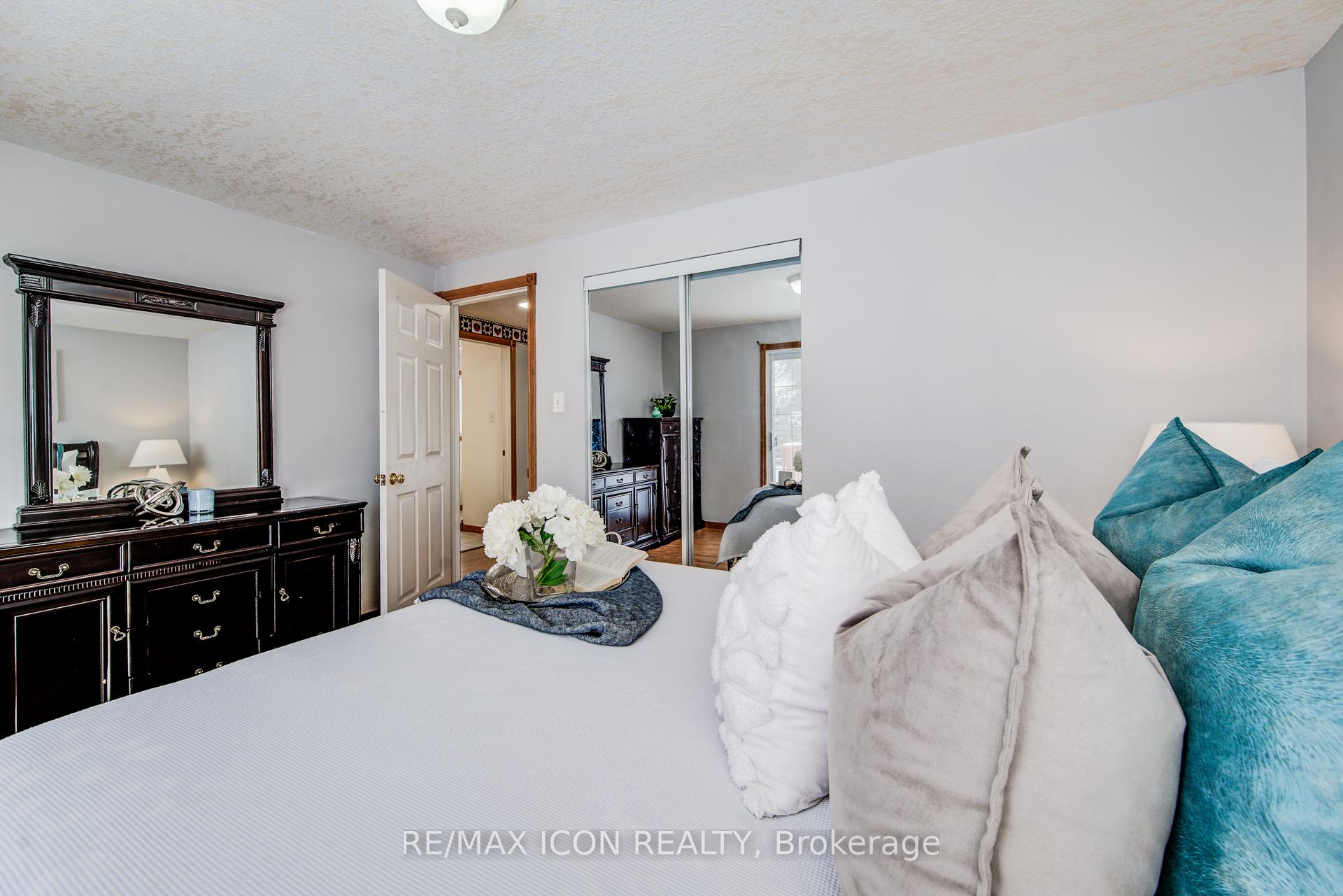 Photo 20 of 29 Rossford Crescent, Kitchener — HOMEH