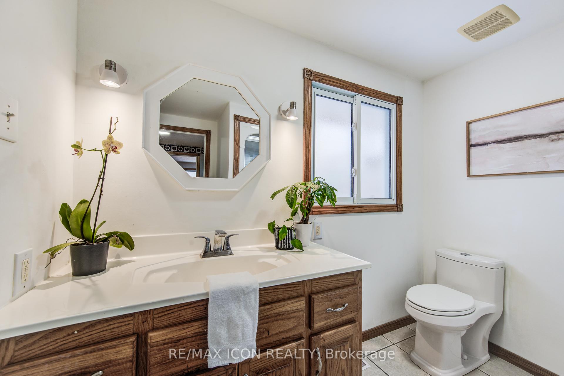Photo 22 of 29 Rossford Crescent, Kitchener — HOMEH