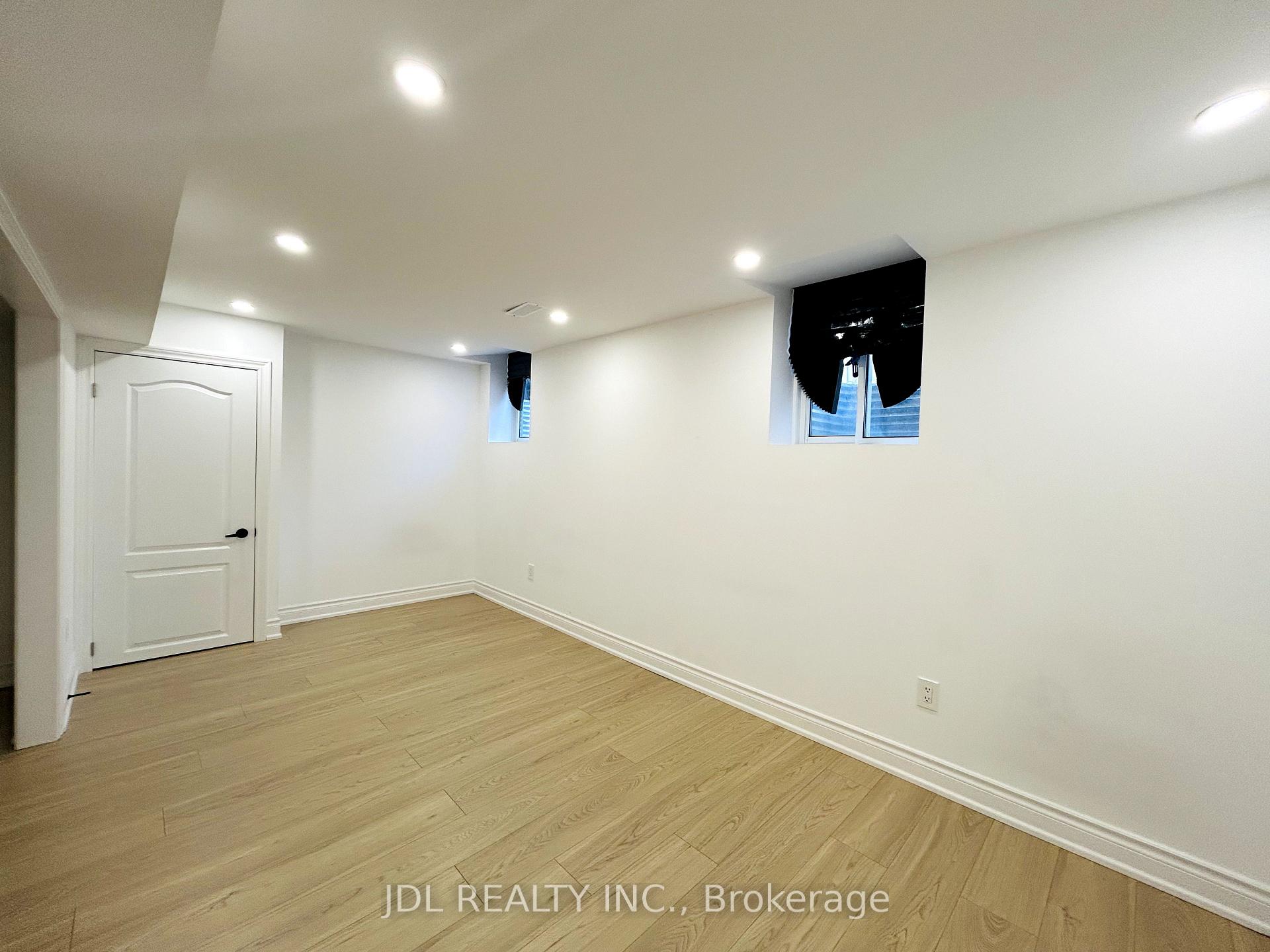 Photo 12 of Unit Bsmt, 22 Lionheart Lane, Markham, Berczy — HOMEH