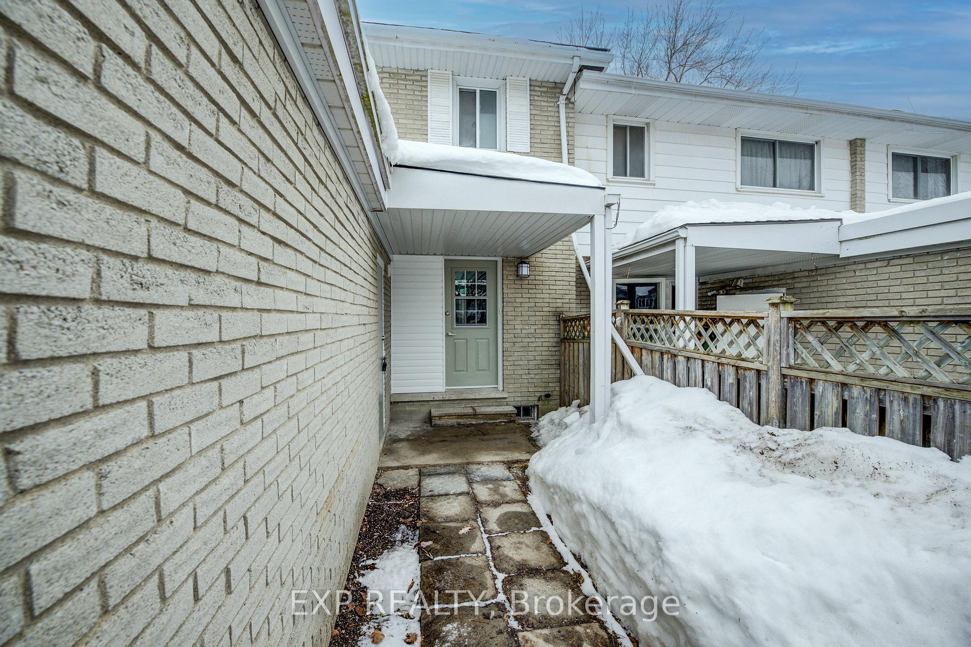 Photo 3 of 110 Ralgreen Crescent, Kitchener — HOMEH