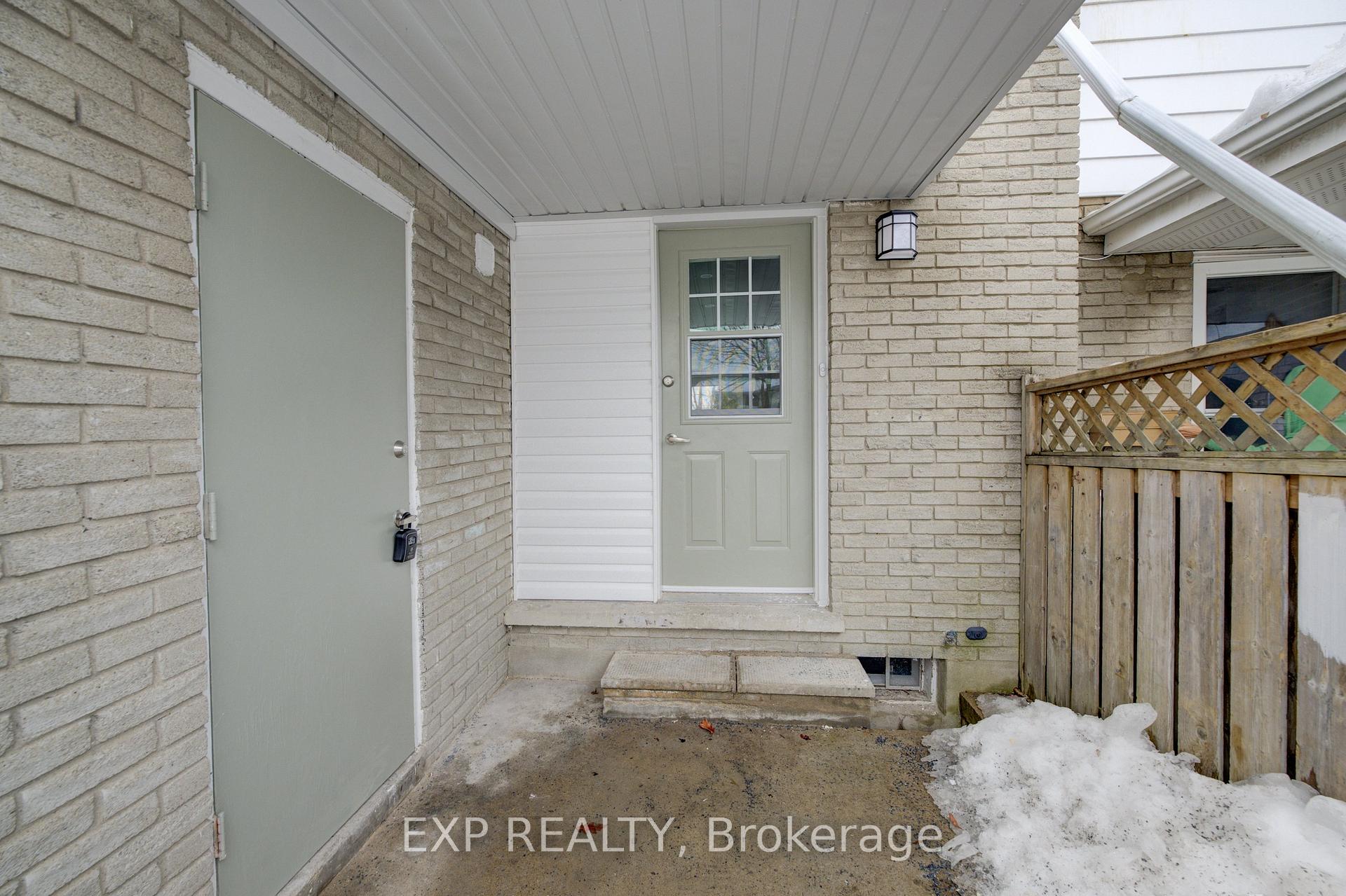 Photo 4 of 110 Ralgreen Crescent, Kitchener — HOMEH
