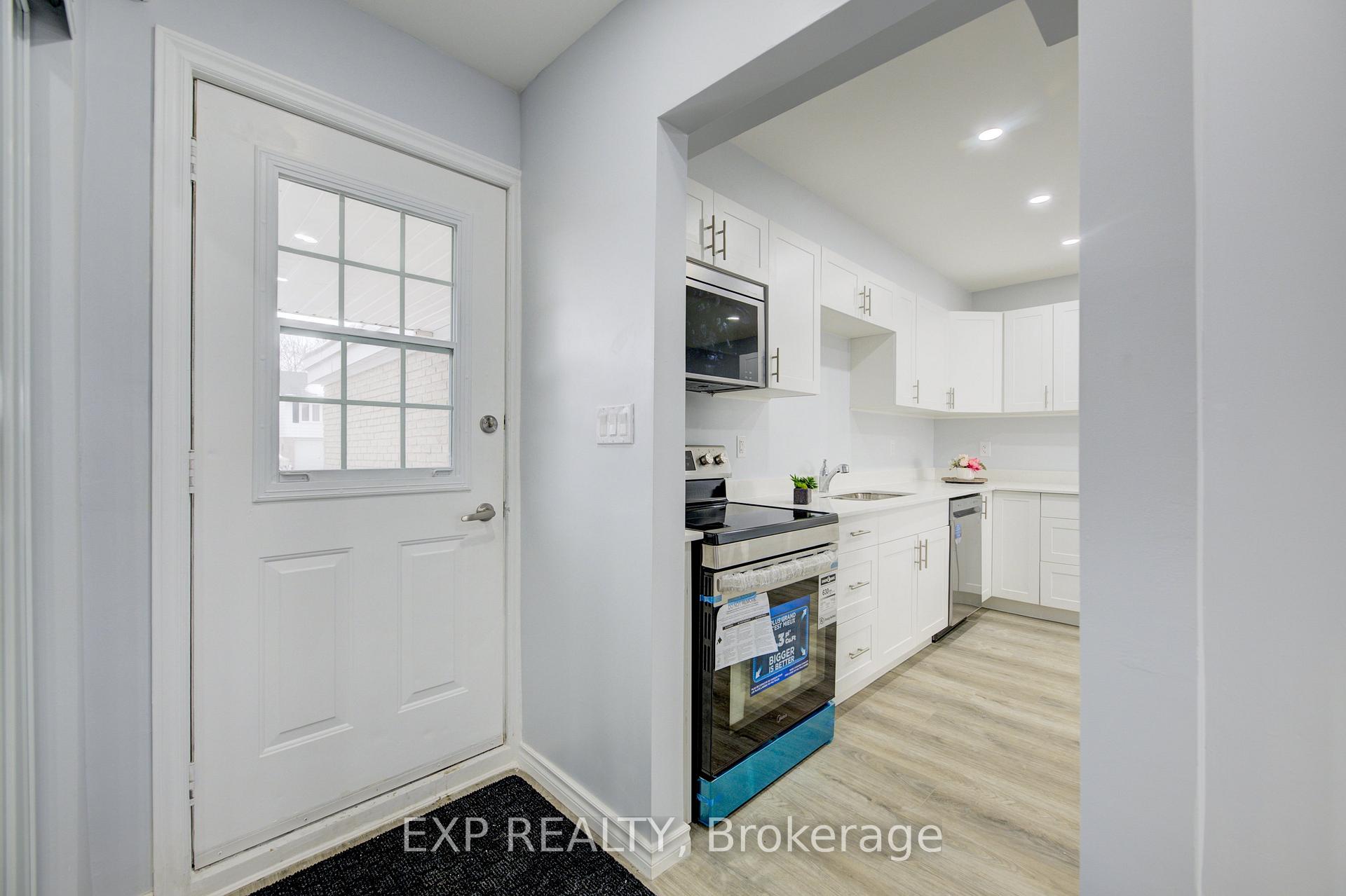 Photo 5 of 110 Ralgreen Crescent, Kitchener — HOMEH