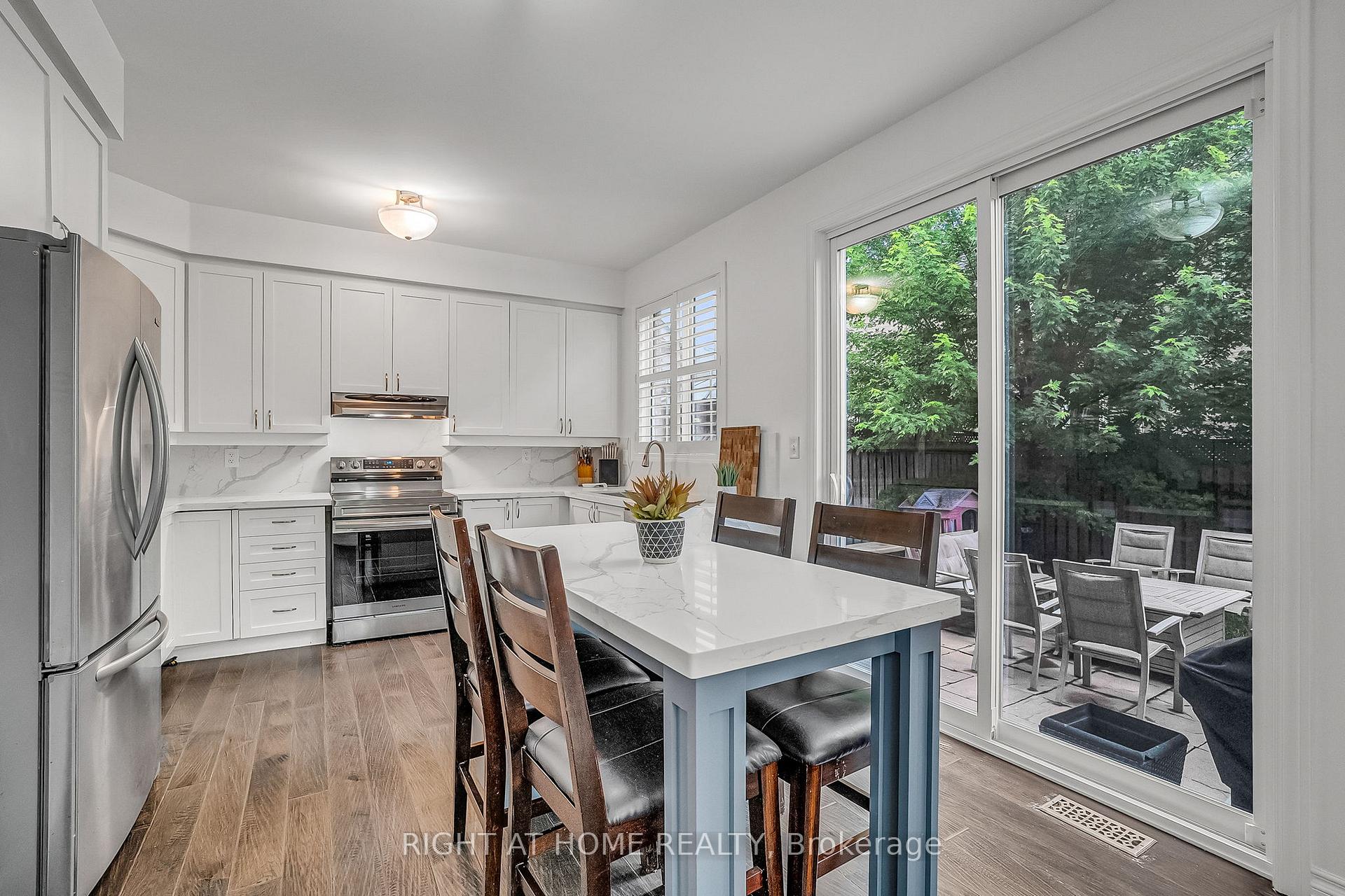 Photo 5 of 928 Lancaster Boulevard, Milton, Beaty — HOMEH