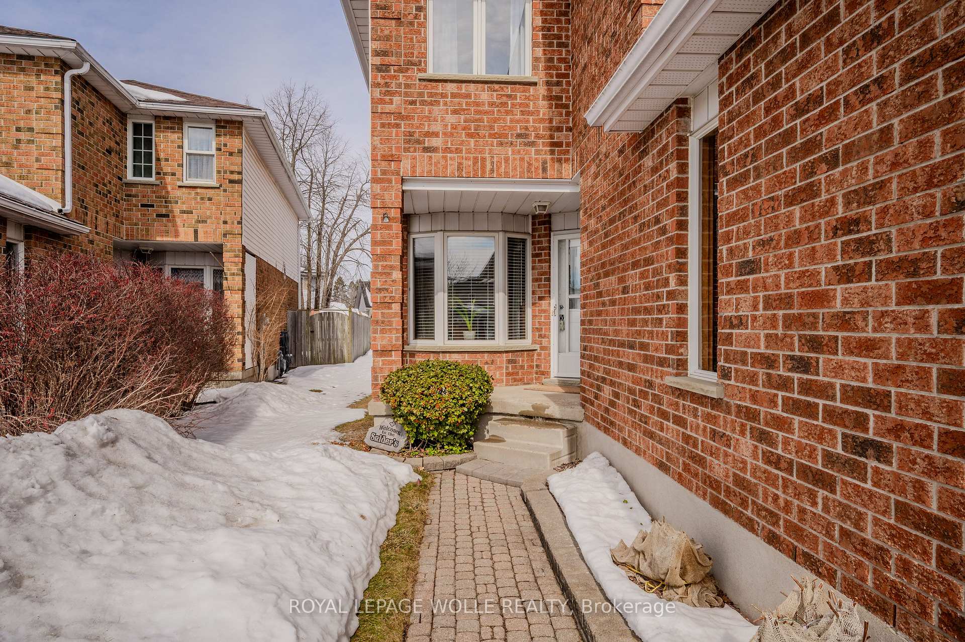Photo 2 of 58 Inge Court, Kitchener — HOMEH