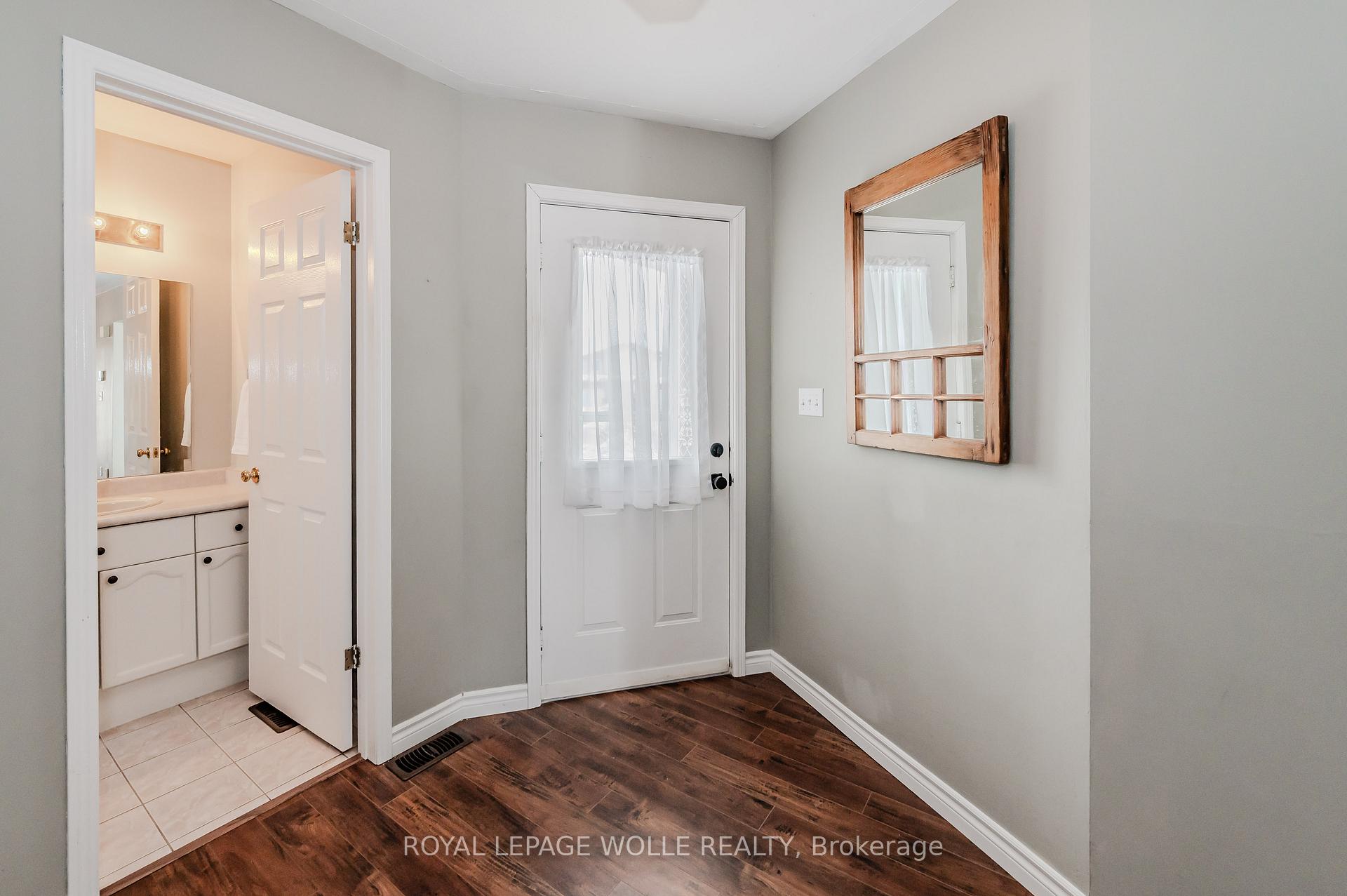 Photo 3 of 58 Inge Court, Kitchener — HOMEH