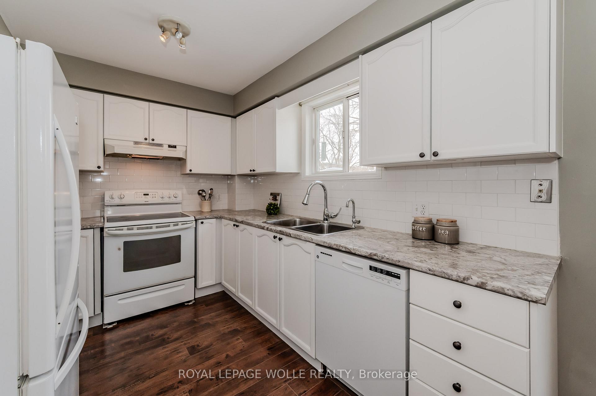 Photo 12 of 58 Inge Court, Kitchener — HOMEH