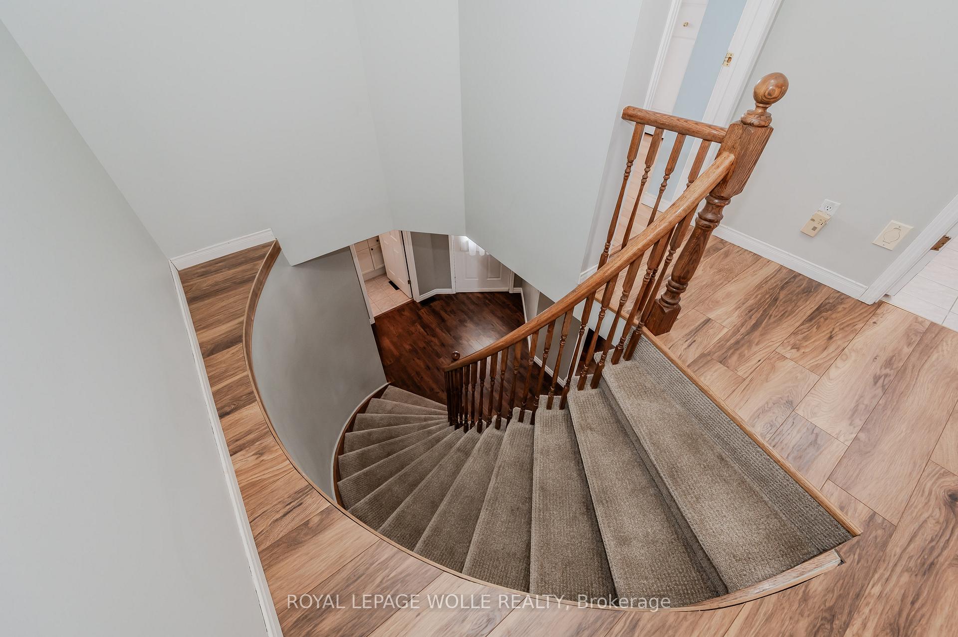 Photo 16 of 58 Inge Court, Kitchener — HOMEH