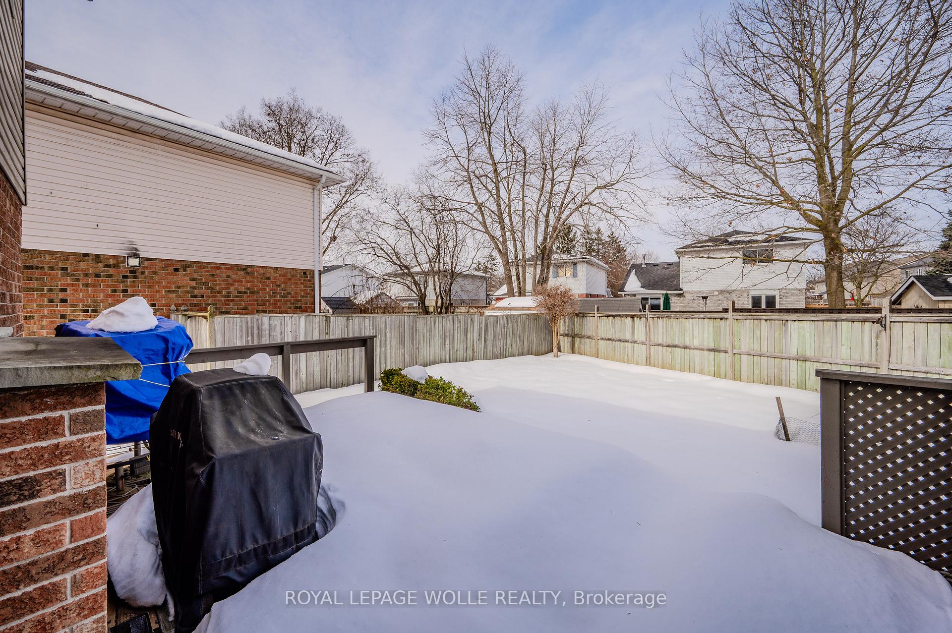 Photo 33 of 58 Inge Court, Kitchener — HOMEH