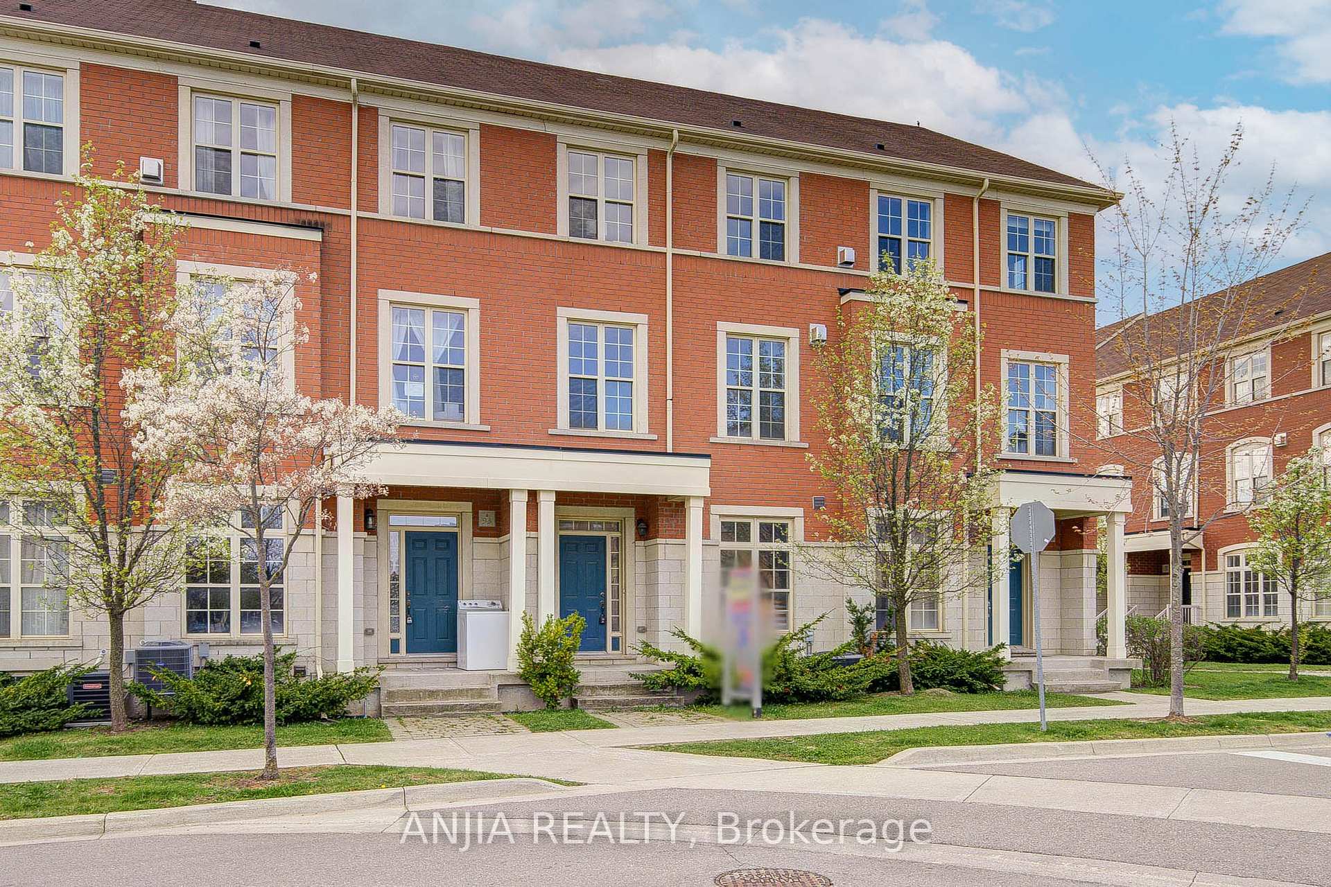 Front of 95 Anthony Roman Avenue