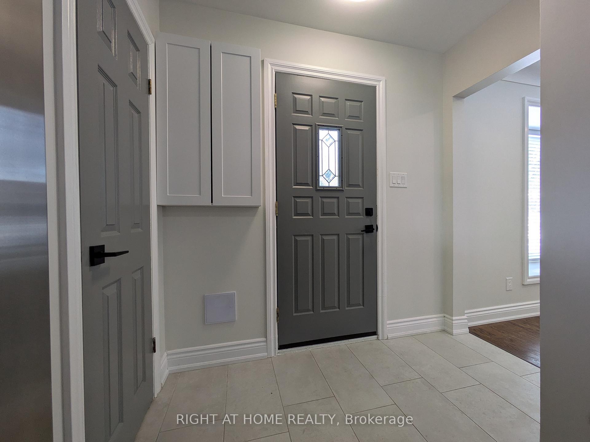 Photo 2 of Unit Upper, 242 West 18th Street, Hamilton, Buchanan — HOMEH