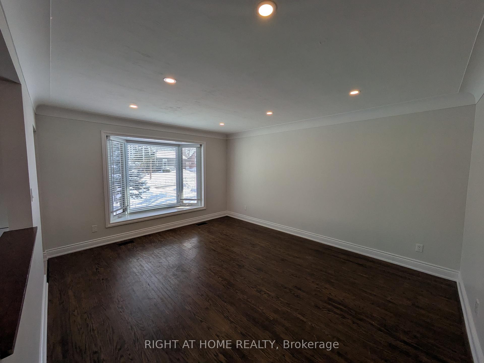 Photo 8 of Unit Upper, 242 West 18th Street, Hamilton, Buchanan — HOMEH