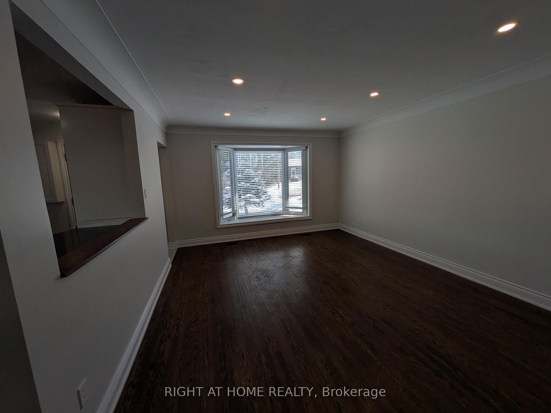 Photo 9 of Unit Upper, 242 West 18th Street, Hamilton, Buchanan — HOMEH