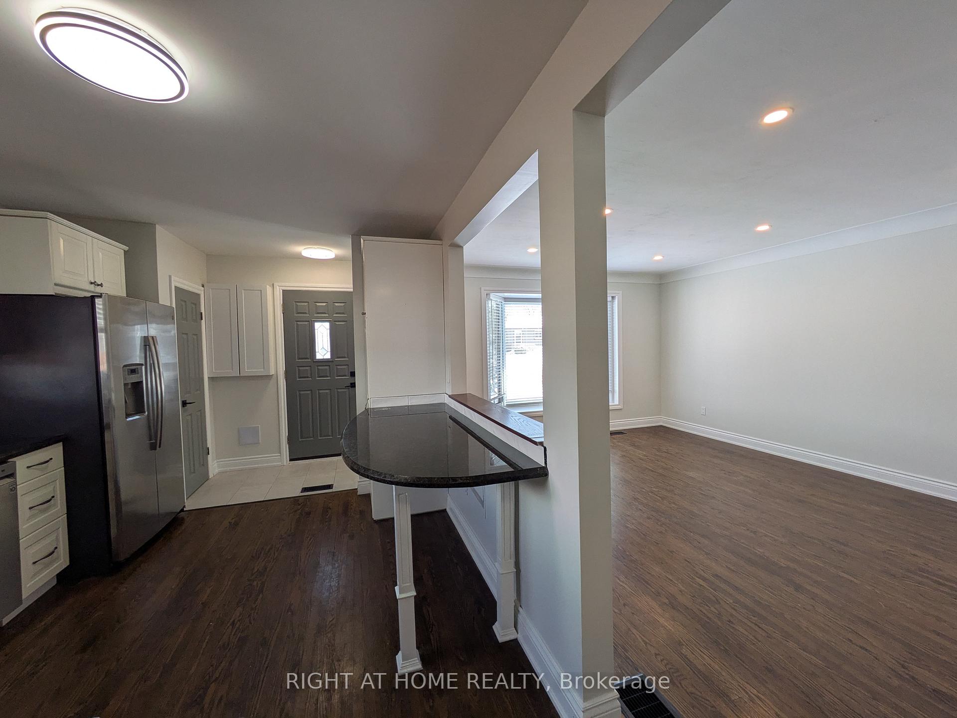 Photo 10 of Unit Upper, 242 West 18th Street, Hamilton, Buchanan — HOMEH