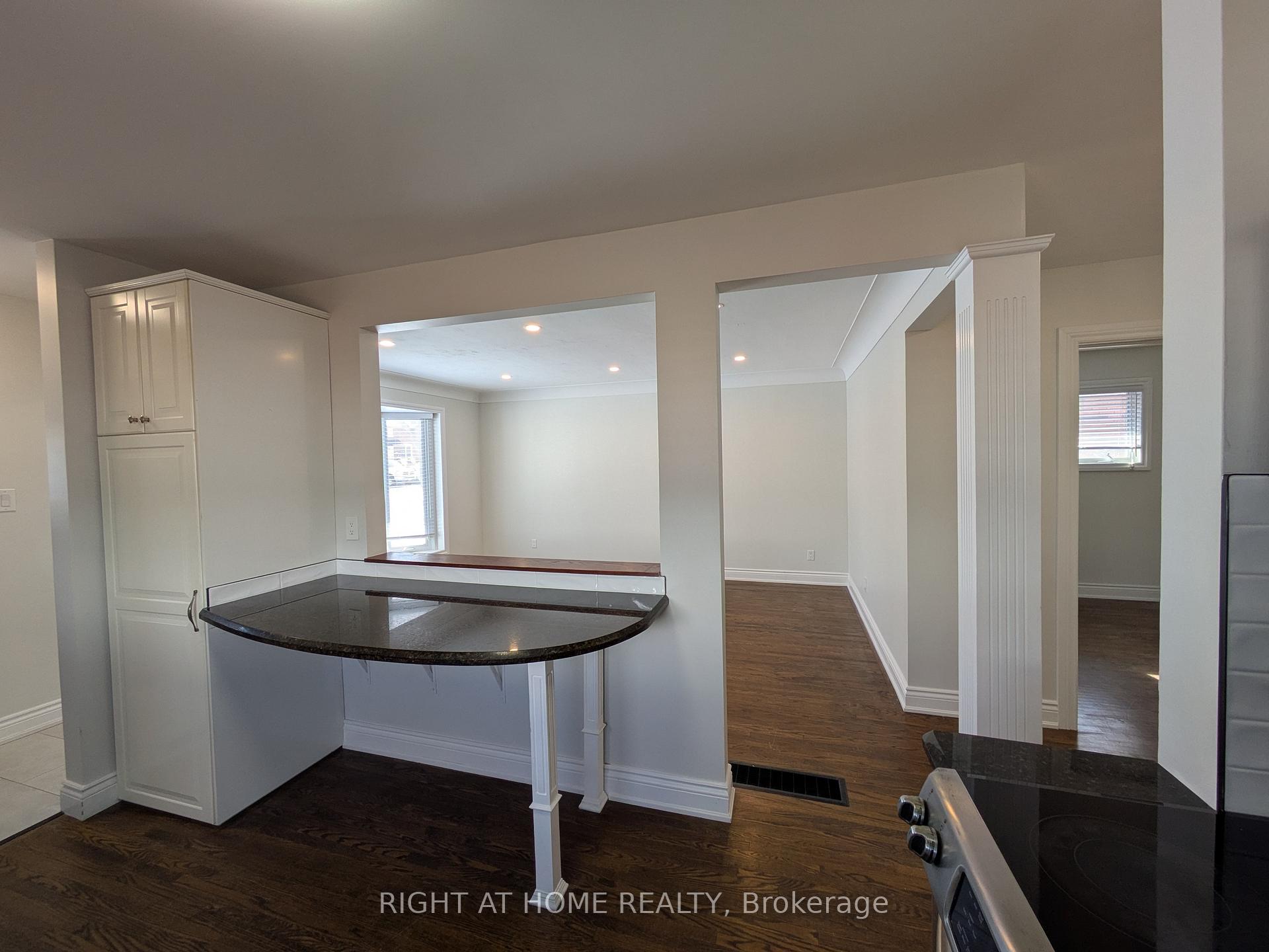 Photo 12 of Unit Upper, 242 West 18th Street, Hamilton, Buchanan — HOMEH